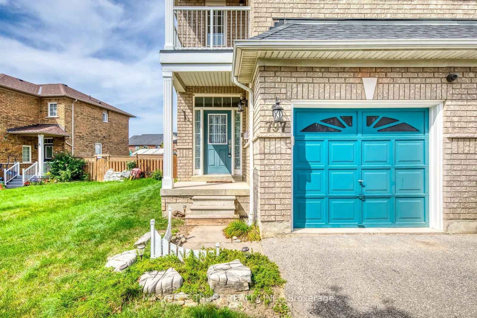 797 Khan Crescent