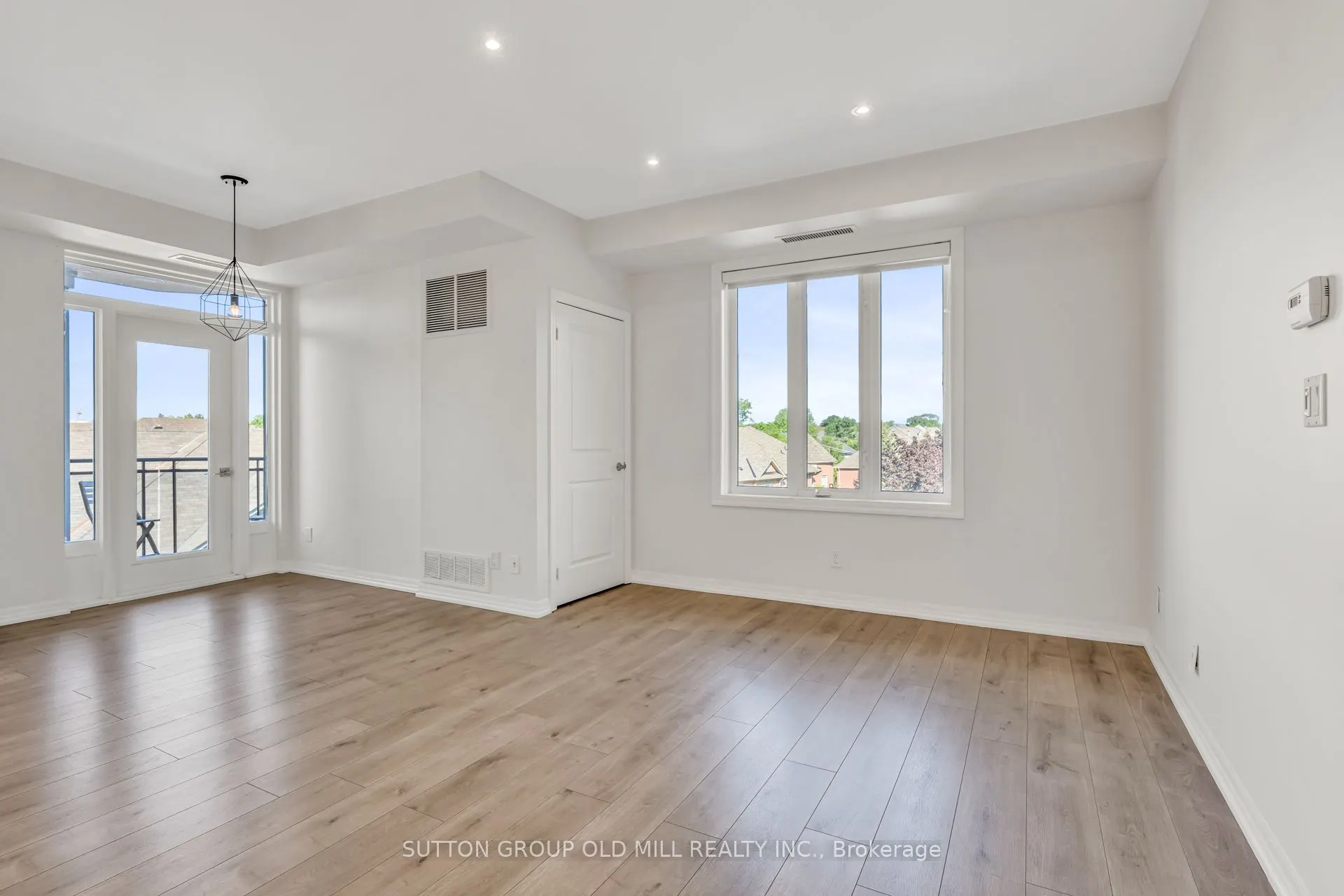 245 Dalesford Road #422