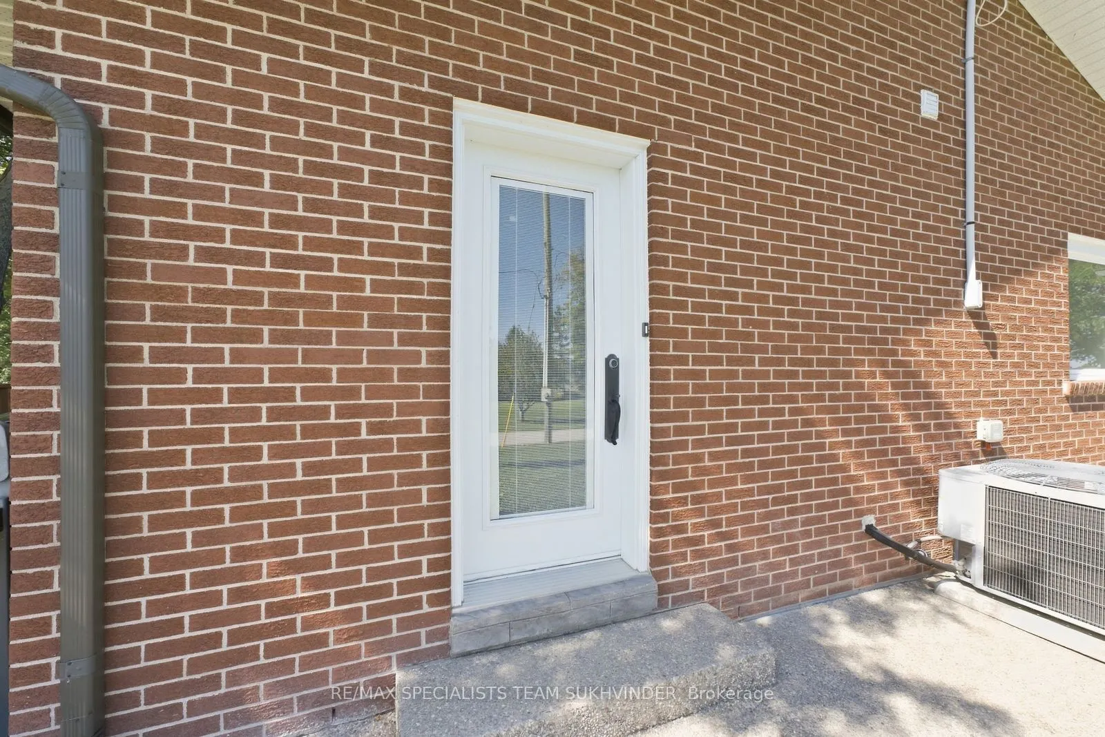8438 Ninth Line