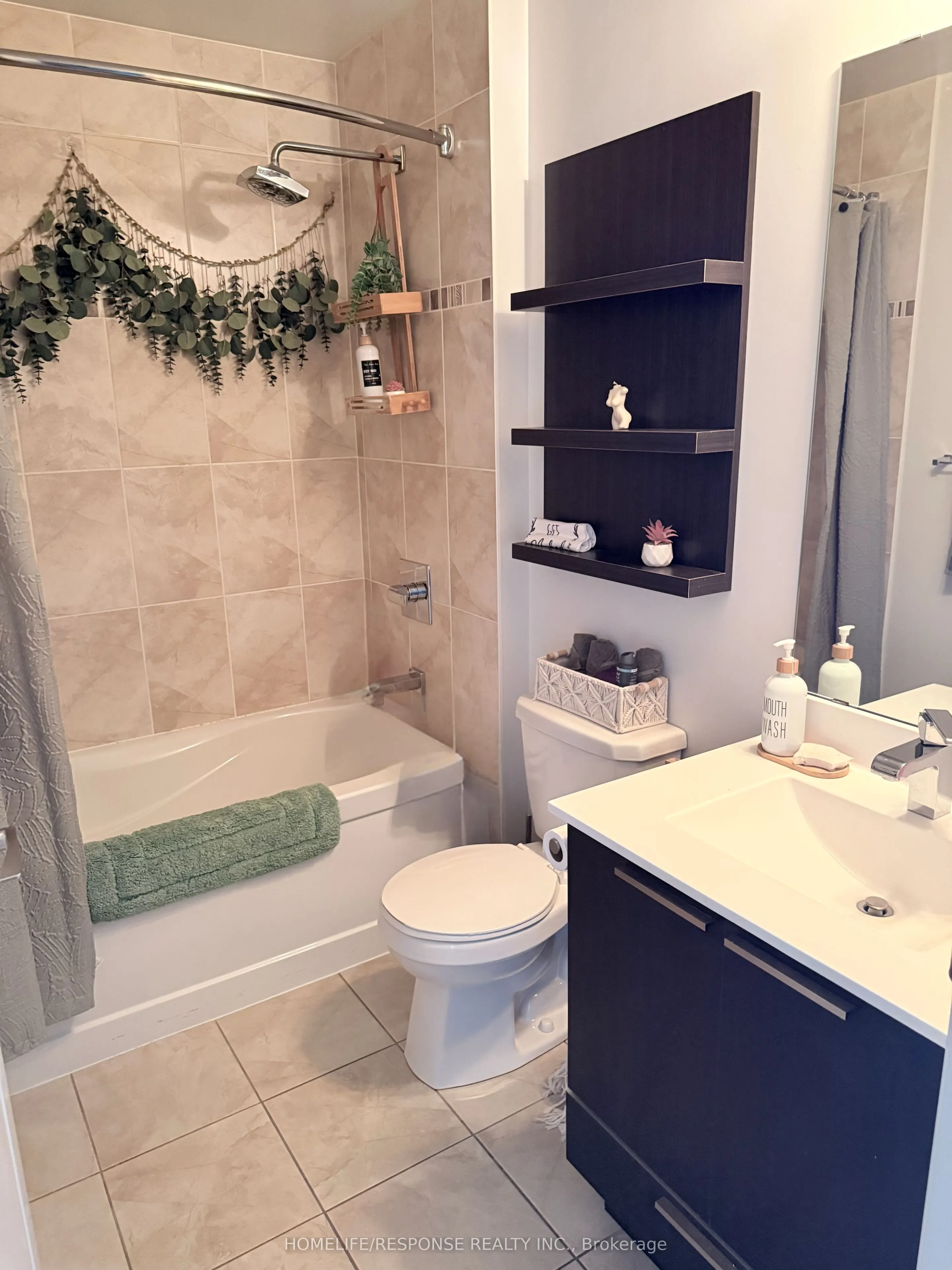 16 BROOKERS Lane #3301