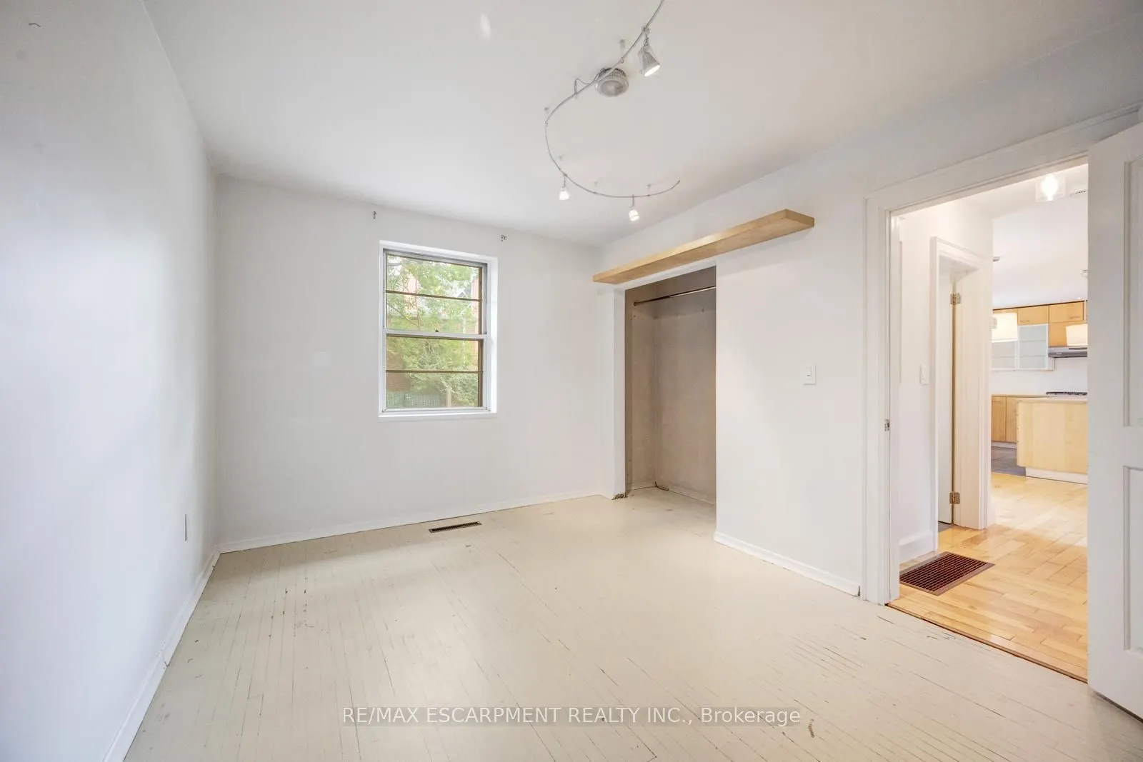 7 Washington Avenue
