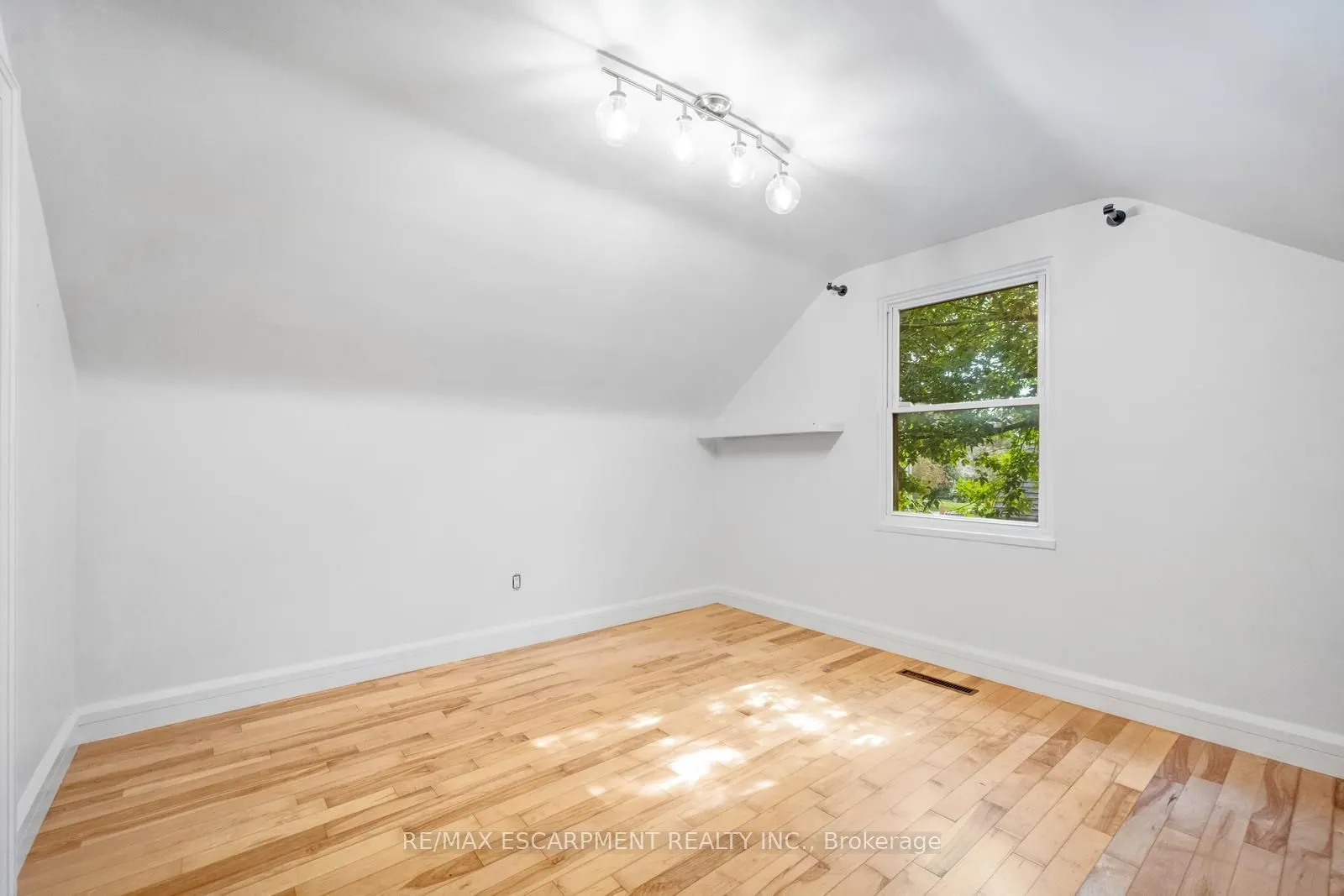 7 Washington Avenue