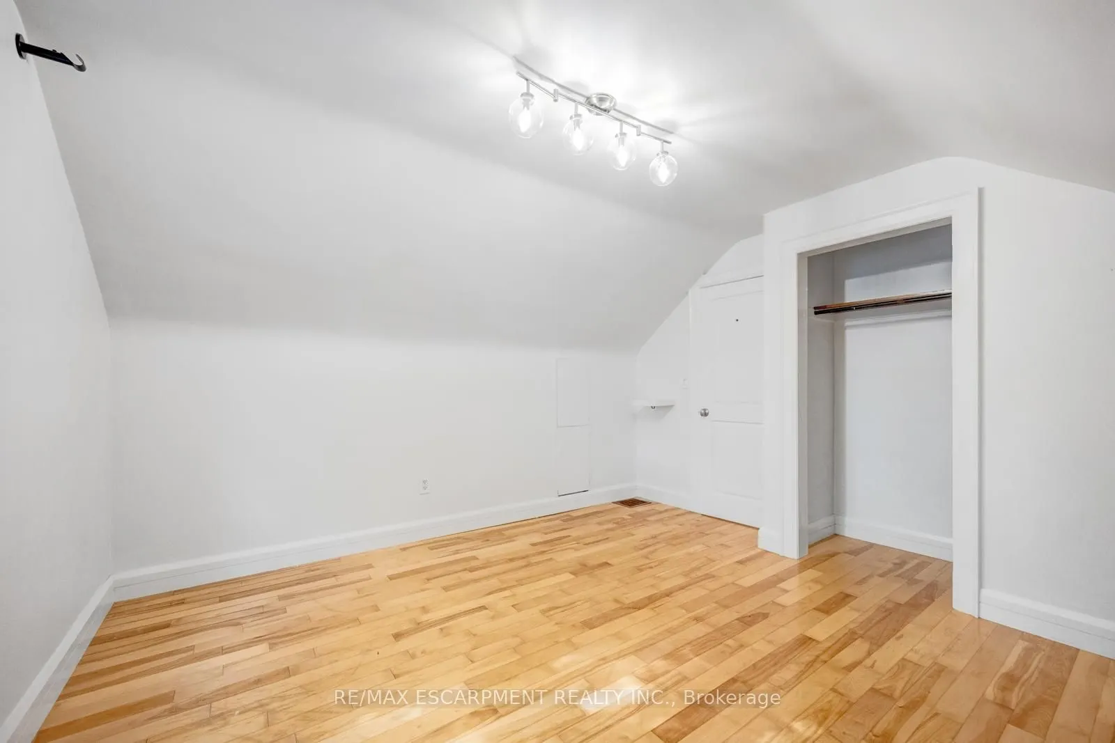 7 Washington Avenue