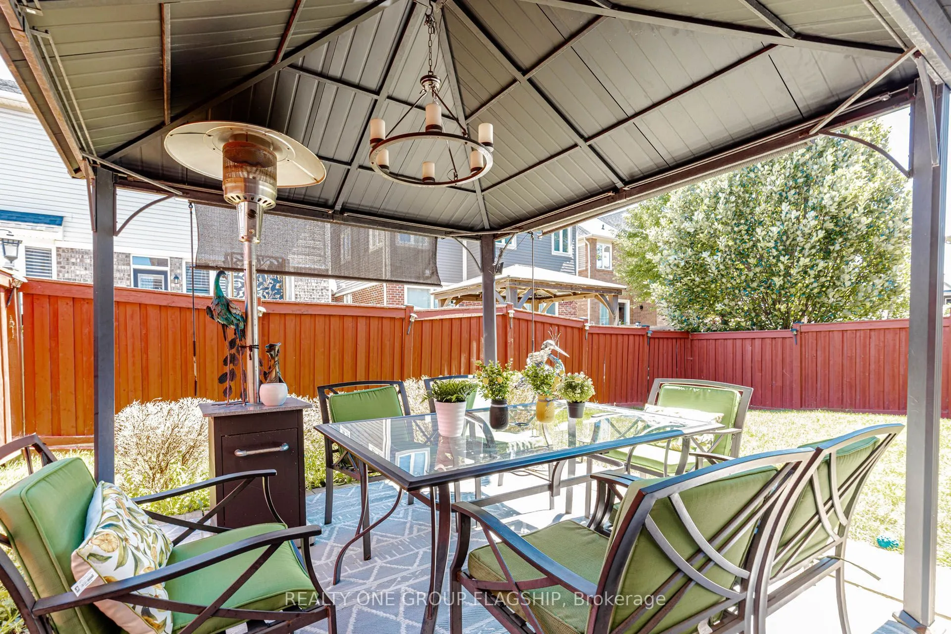 715 Casarin Crescent