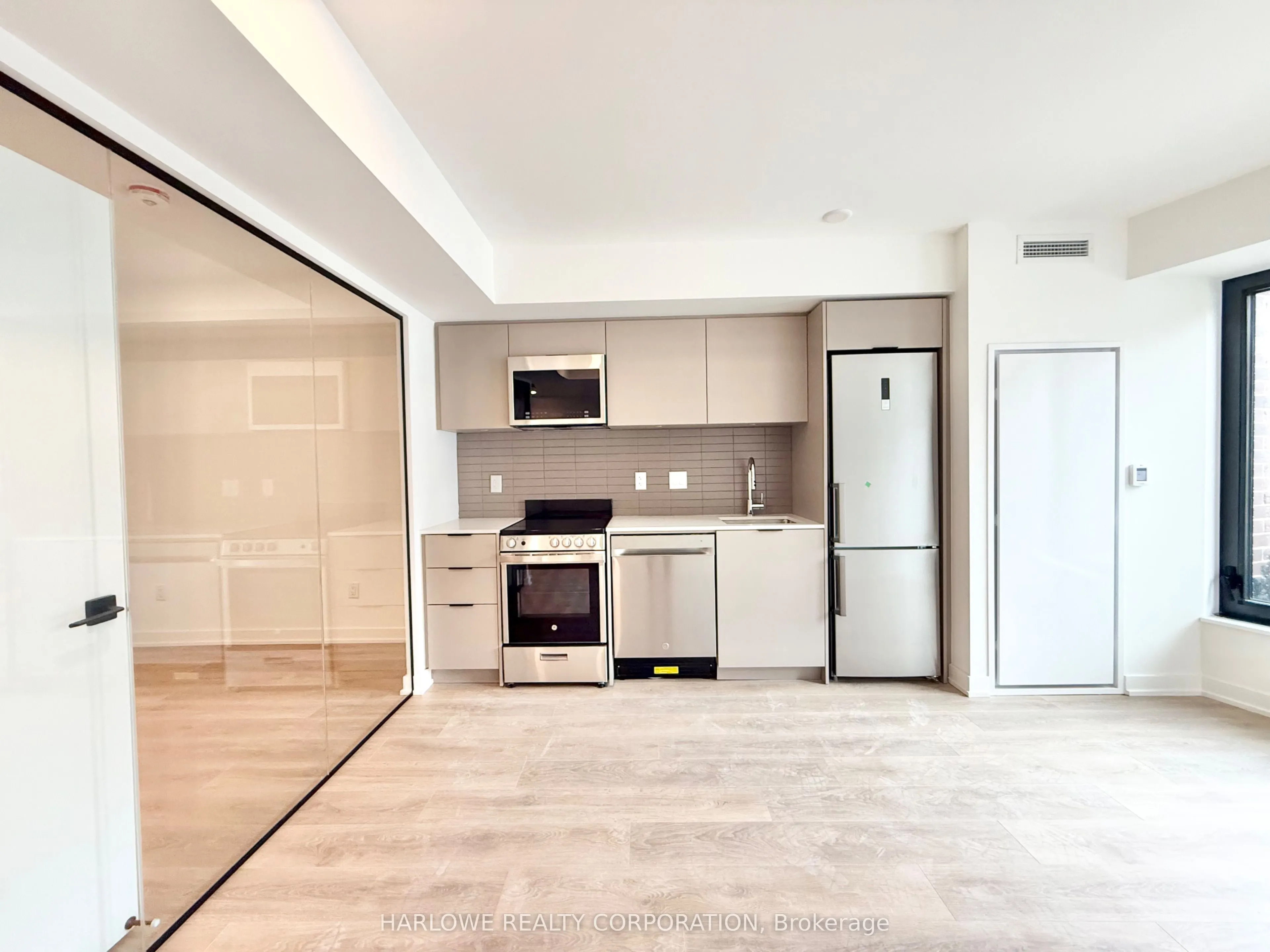 1 Vine Avenue #104