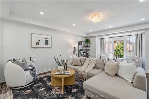3195 Munson Crescent