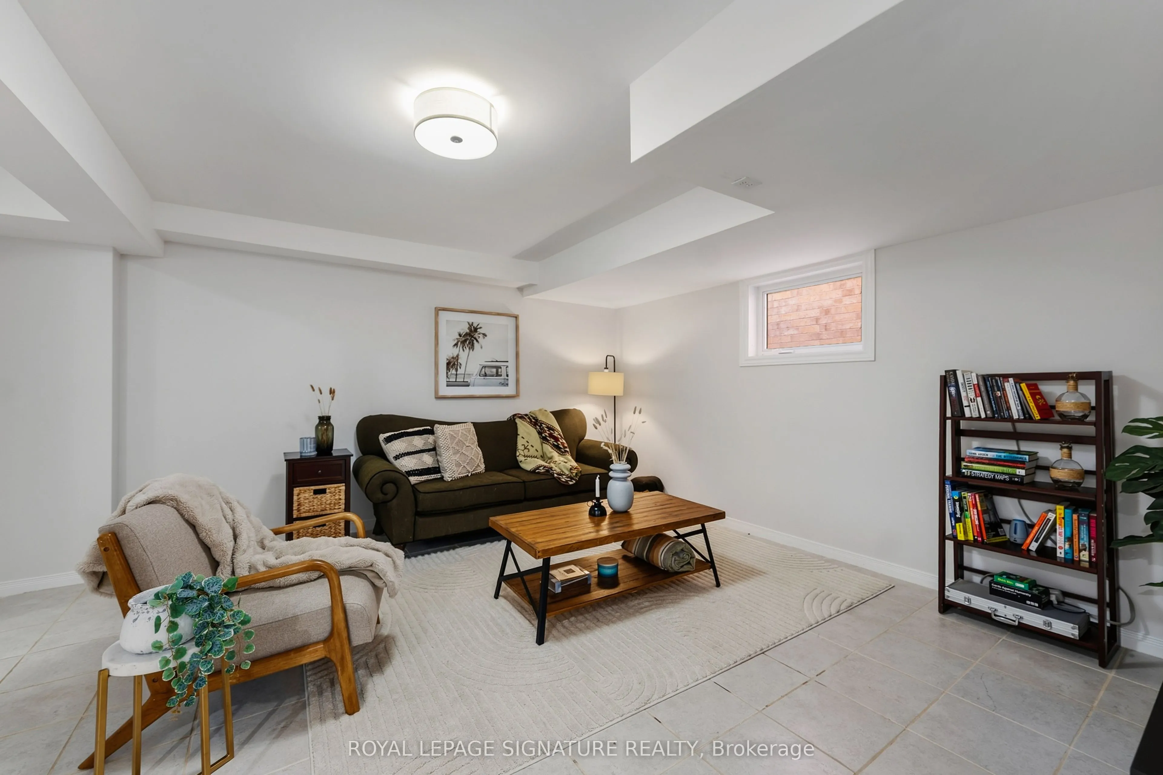 3195 Munson Crescent