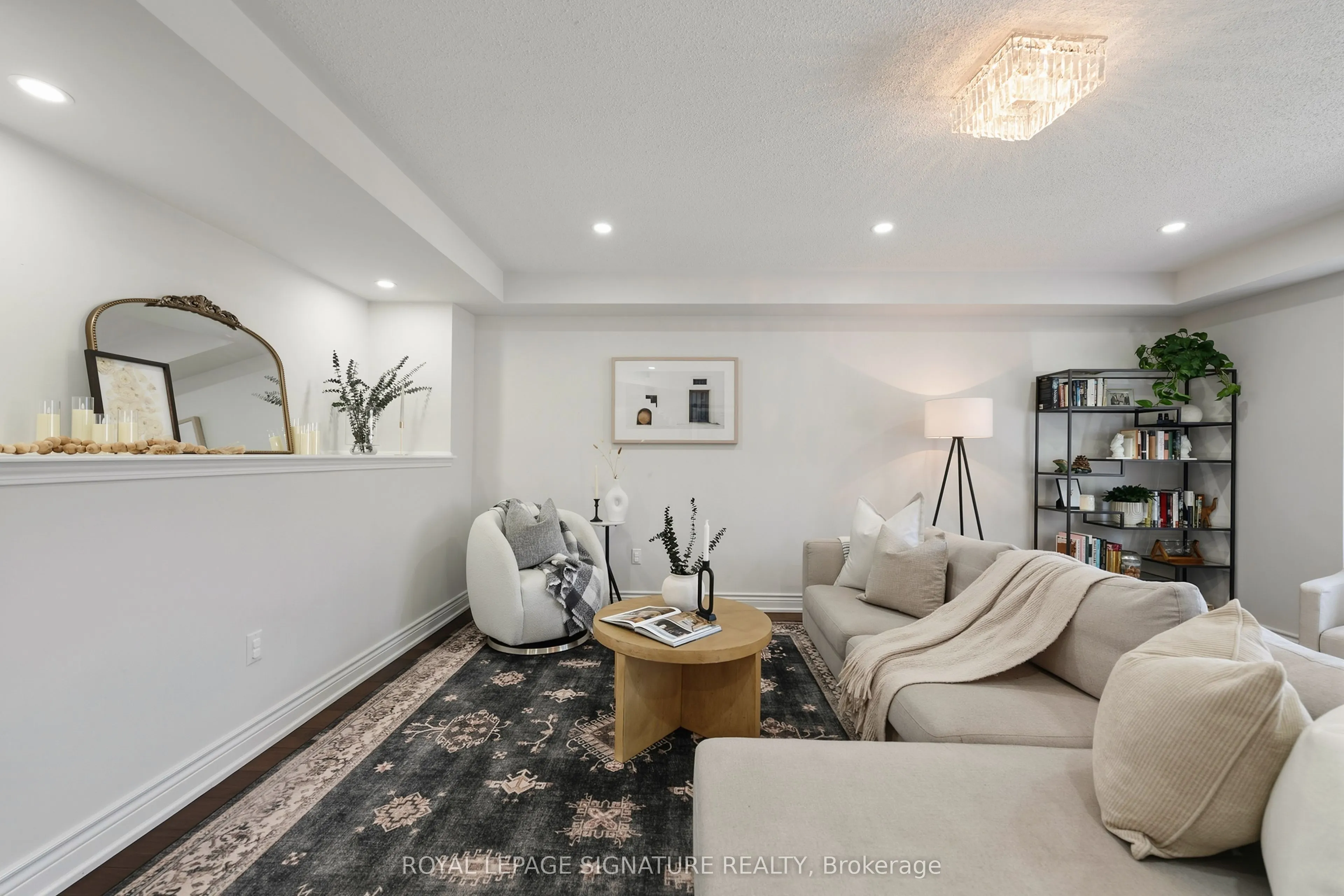 3195 Munson Crescent