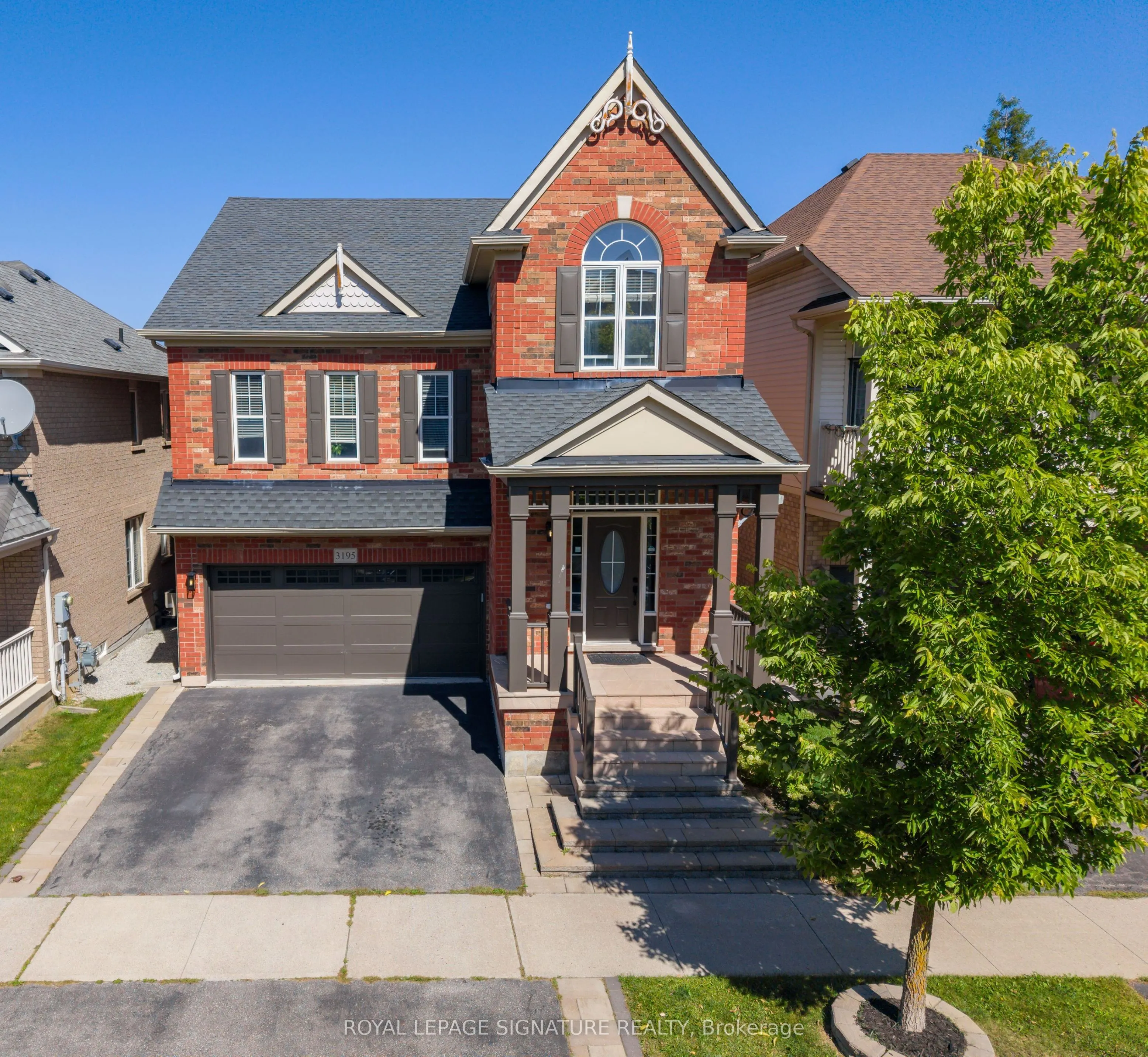 3195 Munson Crescent