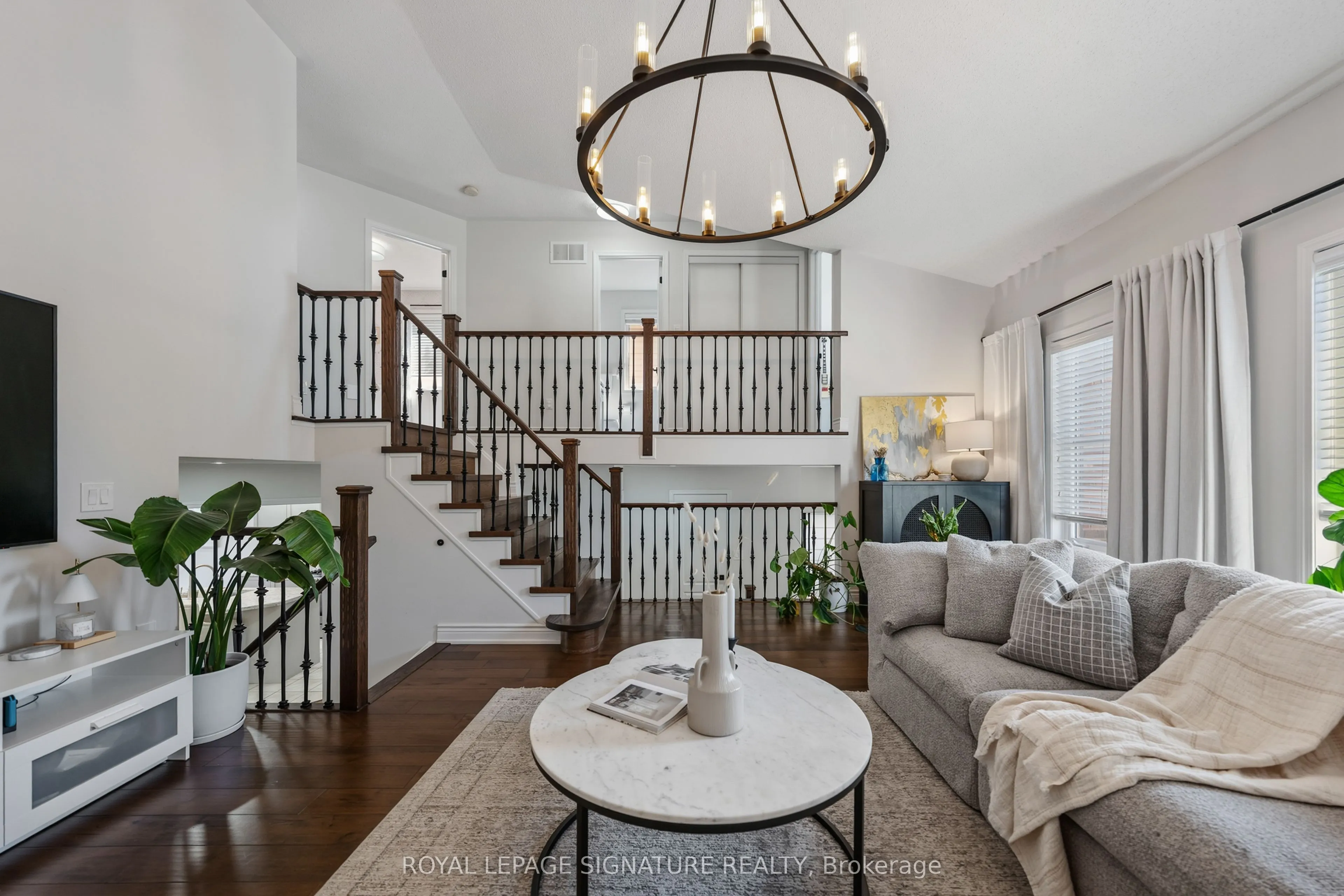 3195 Munson Crescent