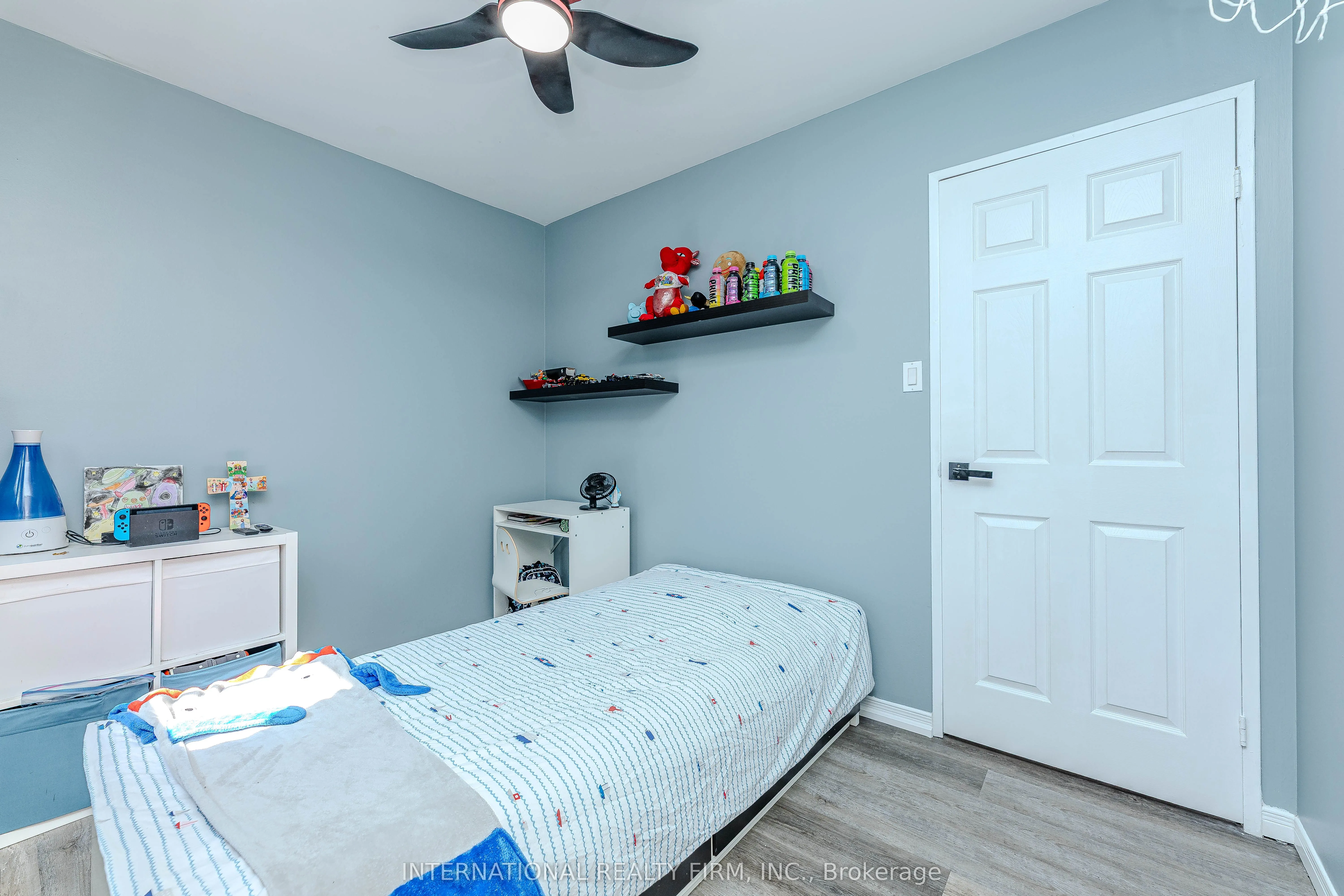 1291 Consort Crescent