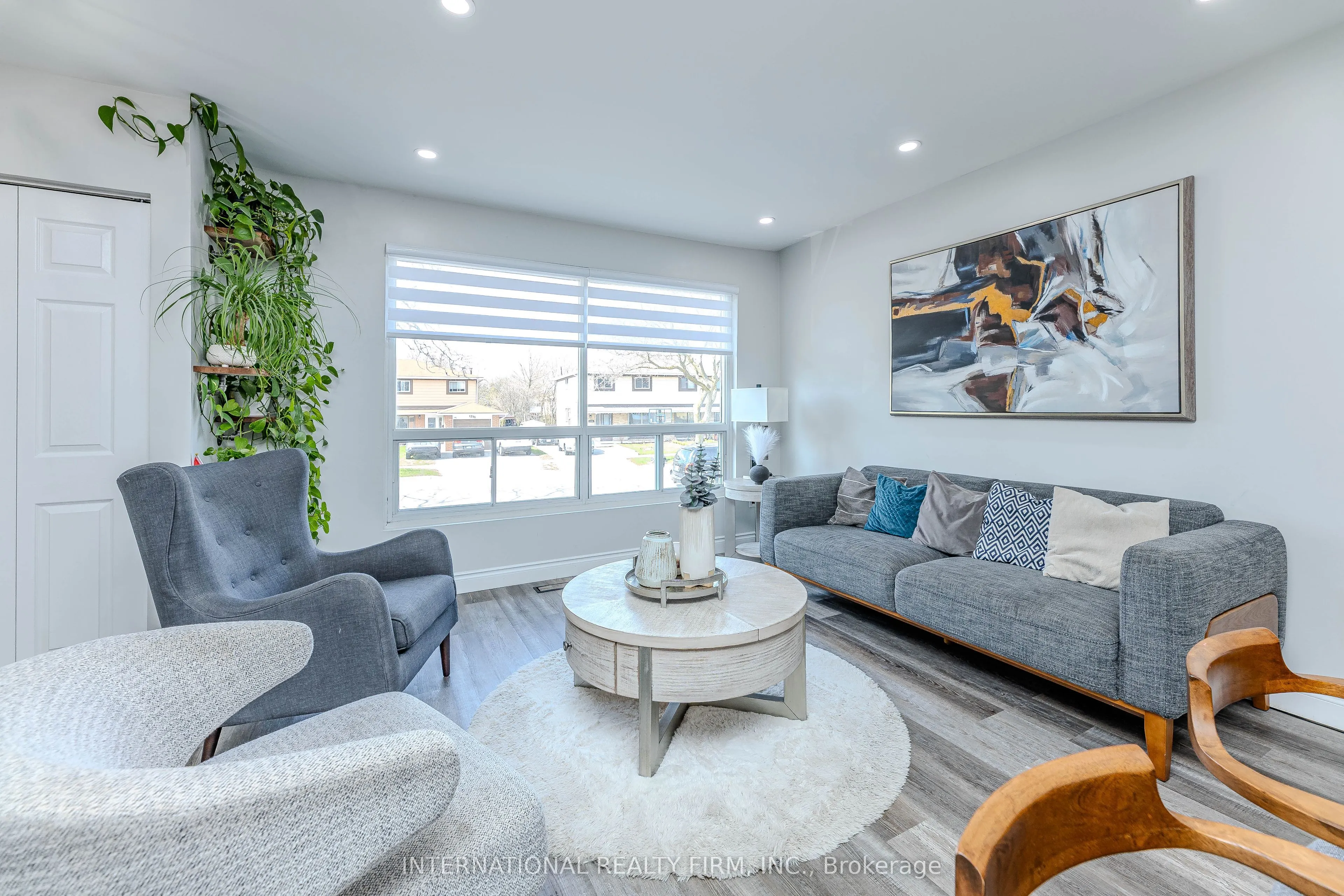 1291 Consort Crescent