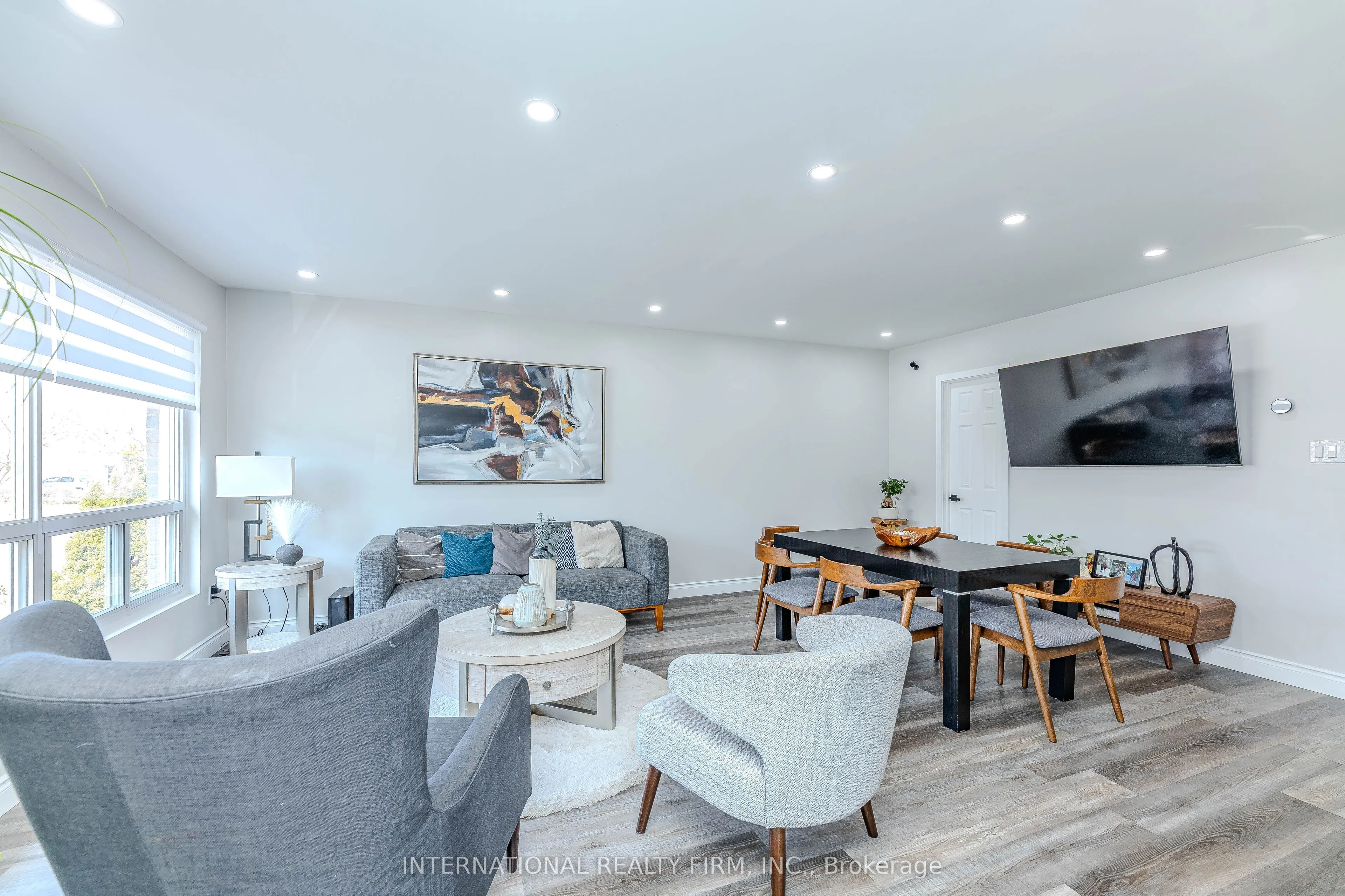 1291 Consort Crescent