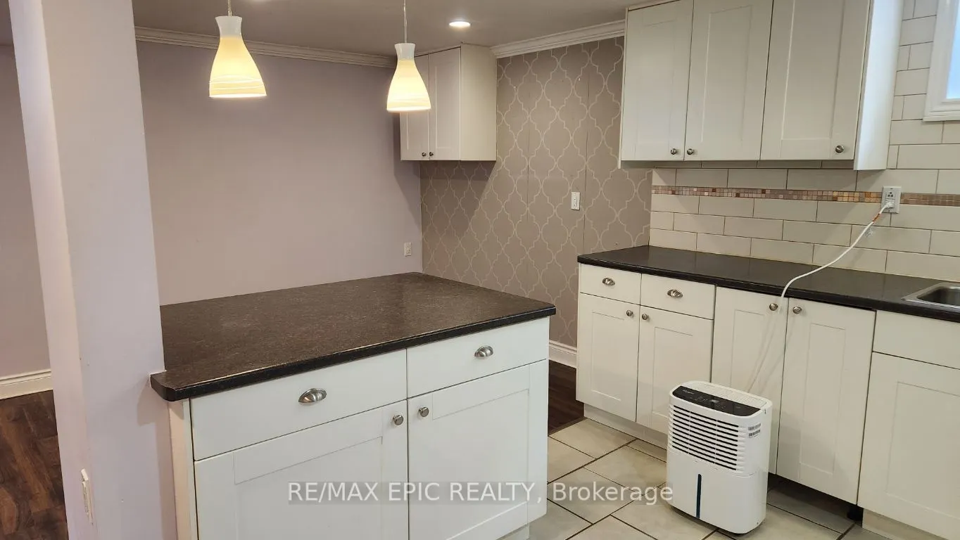 3389 Kelowna Court