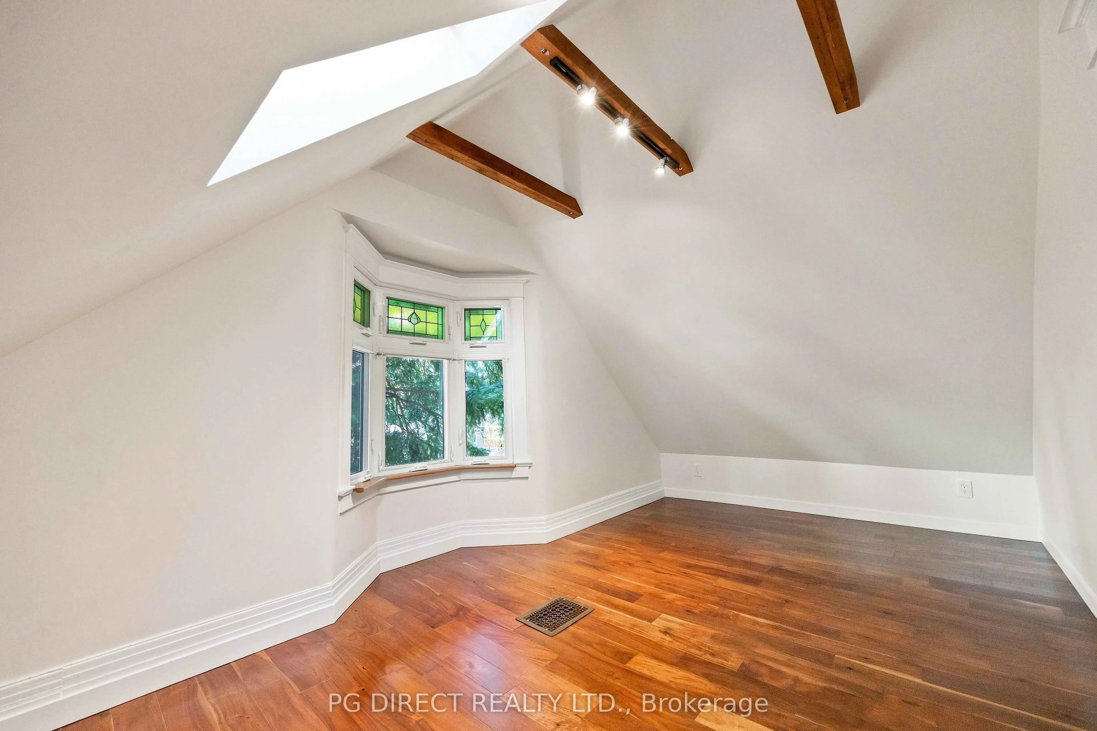 13 Evelyn Crescent
