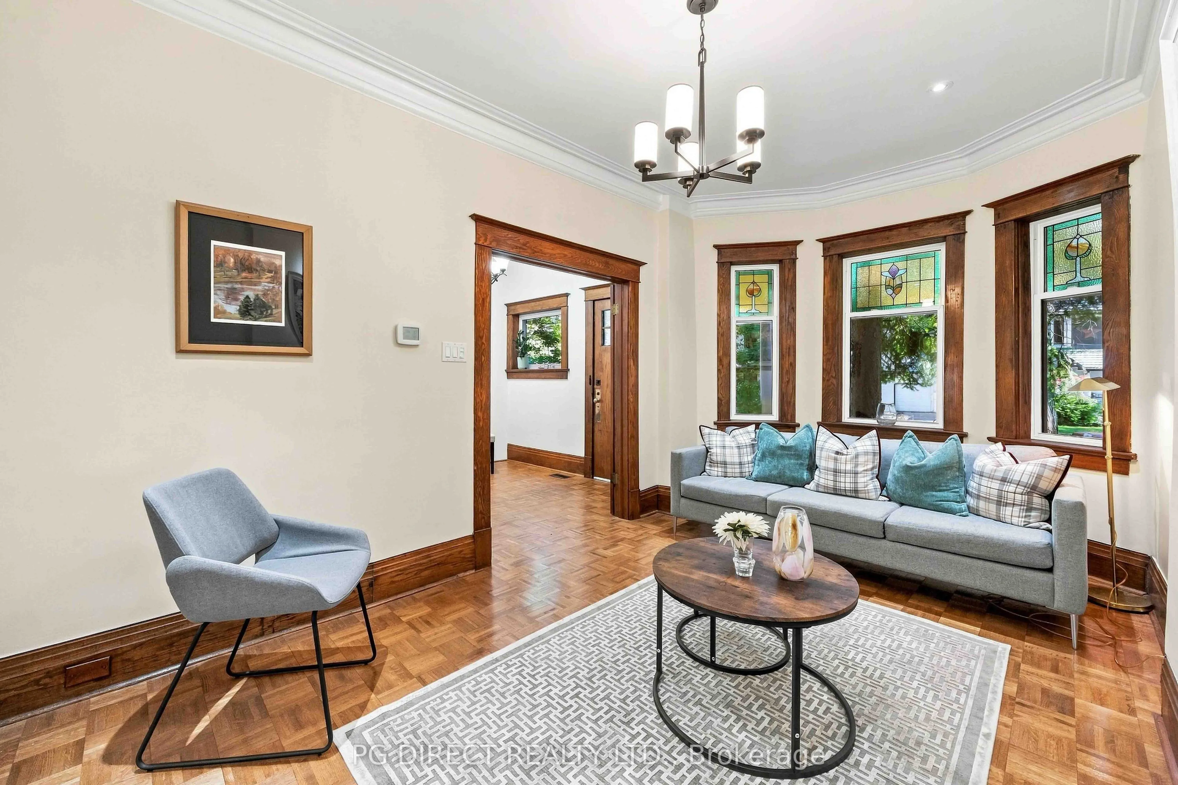 13 Evelyn Crescent
