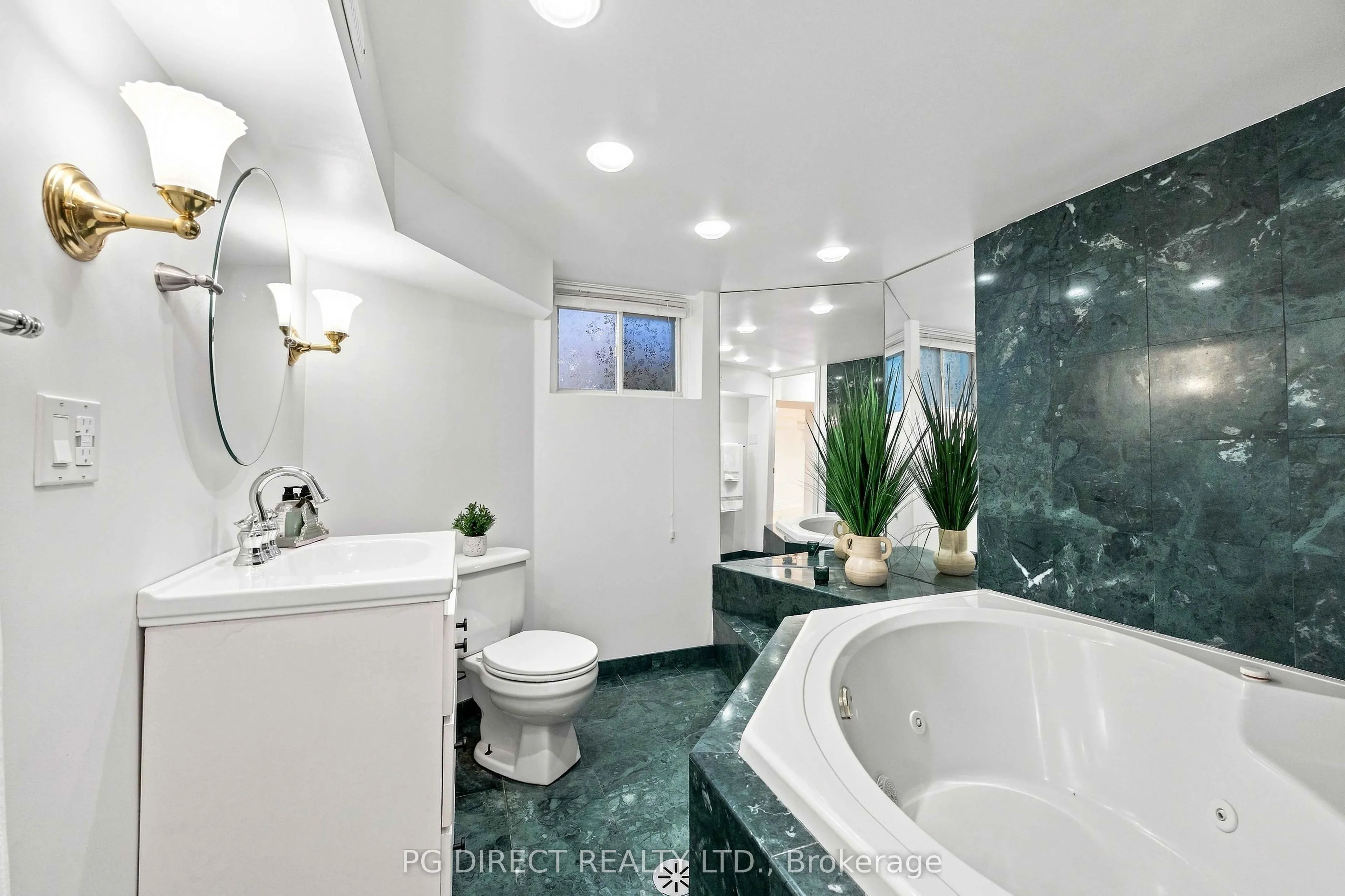 13 Evelyn Crescent