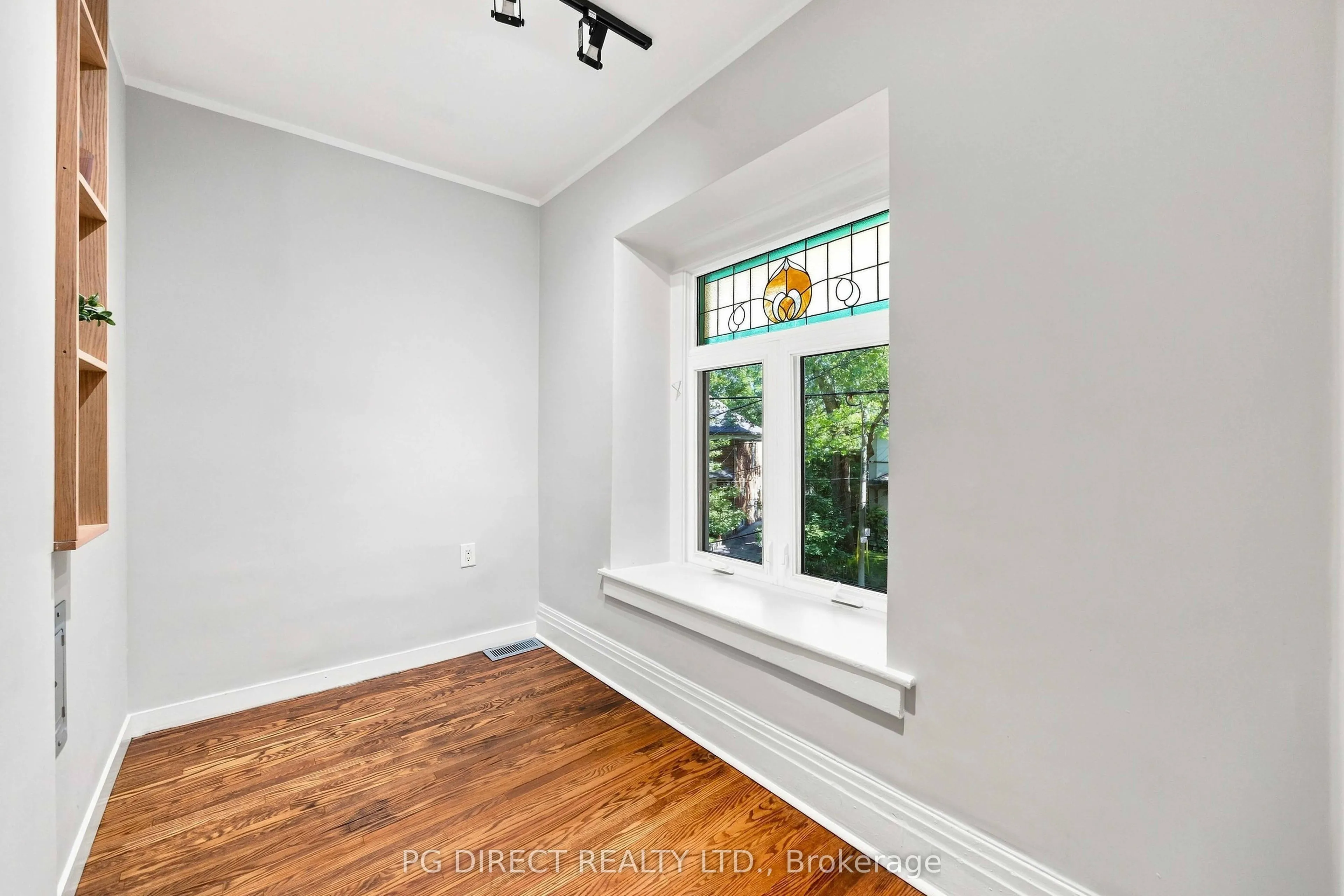 13 Evelyn Crescent