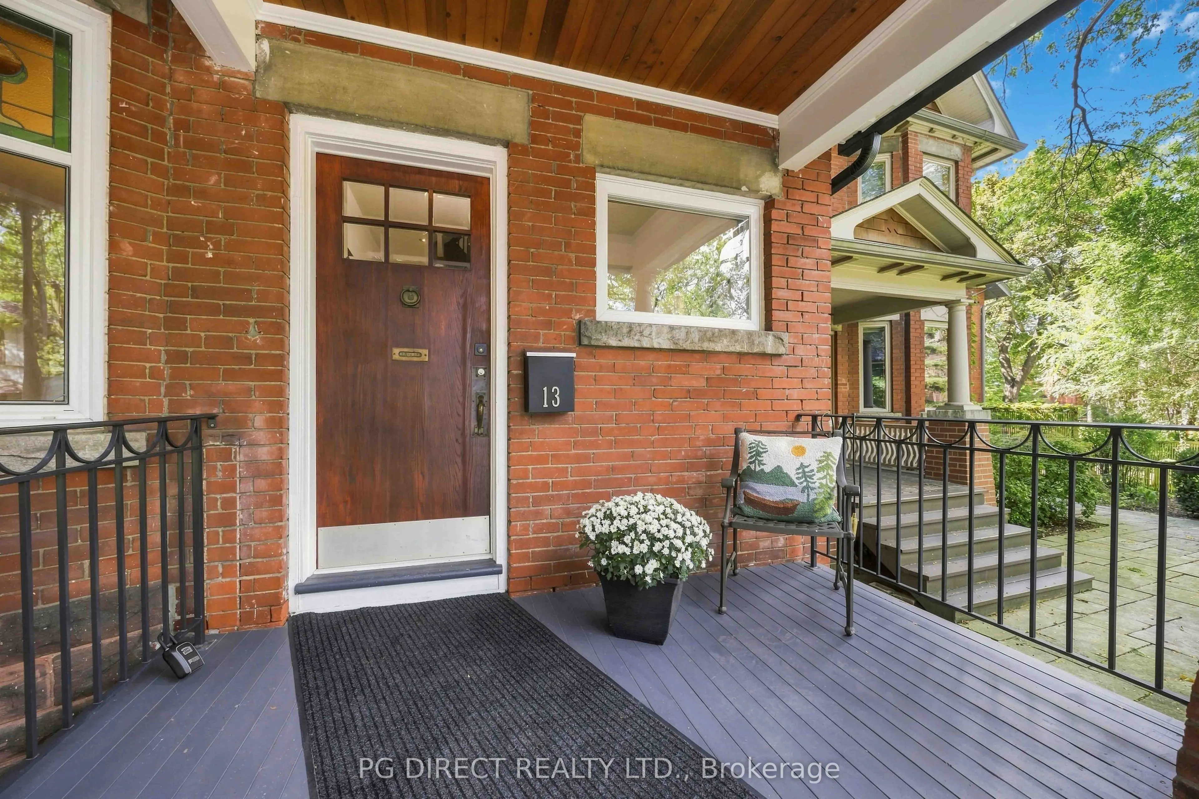 13 Evelyn Crescent