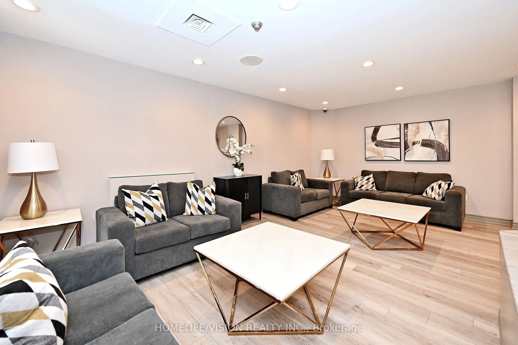 330 Rathburn Road W #306