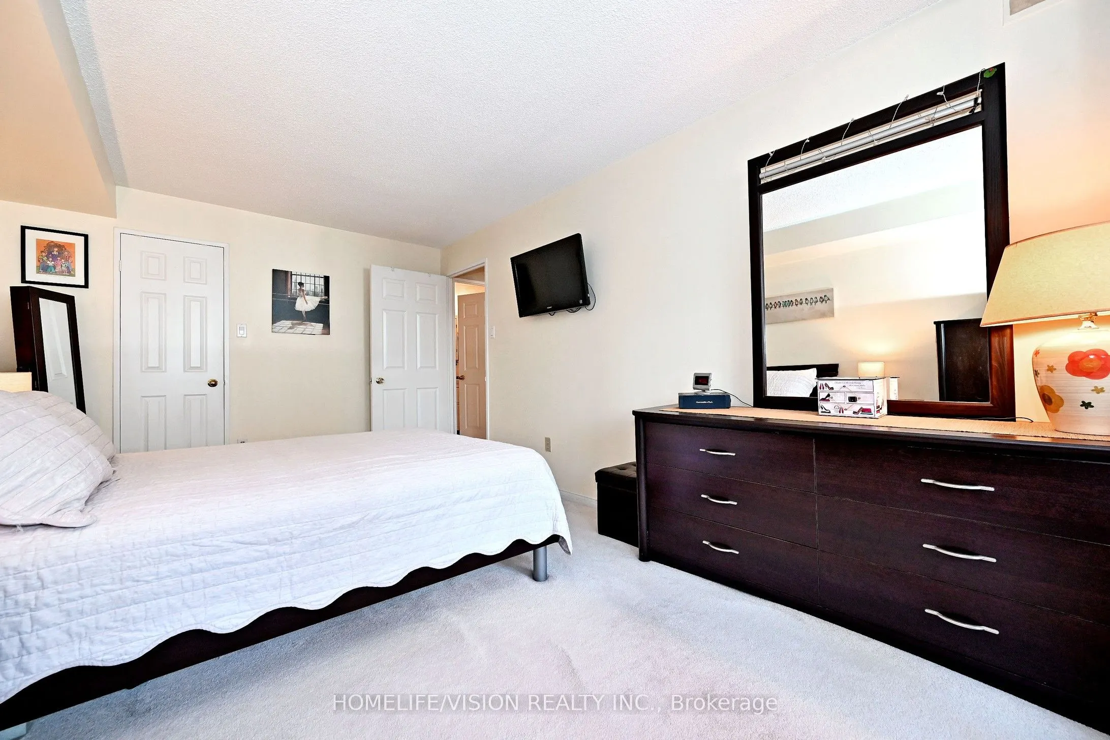 330 Rathburn Road W #306