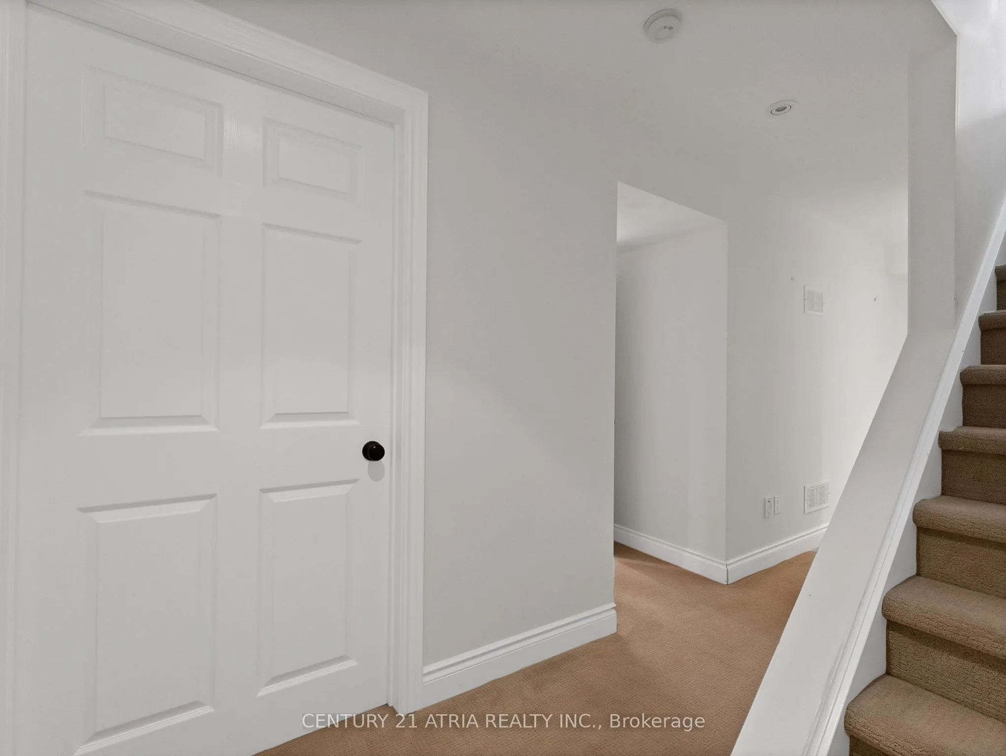 214 Ellis Crescent