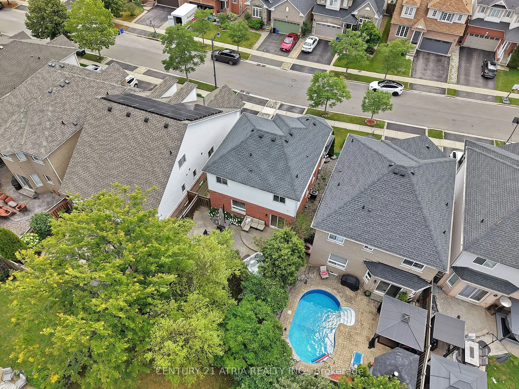 214 Ellis Crescent