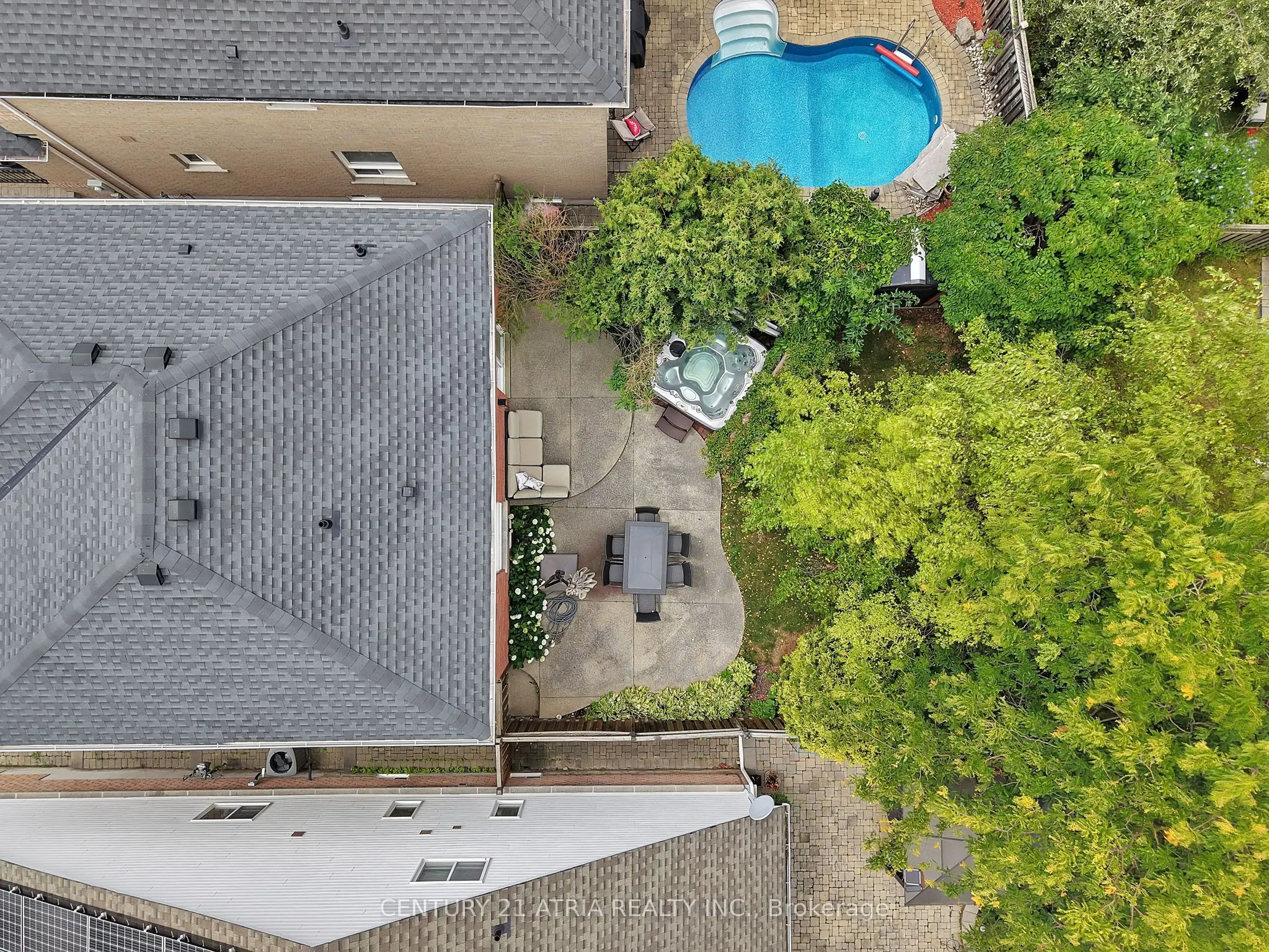 214 Ellis Crescent