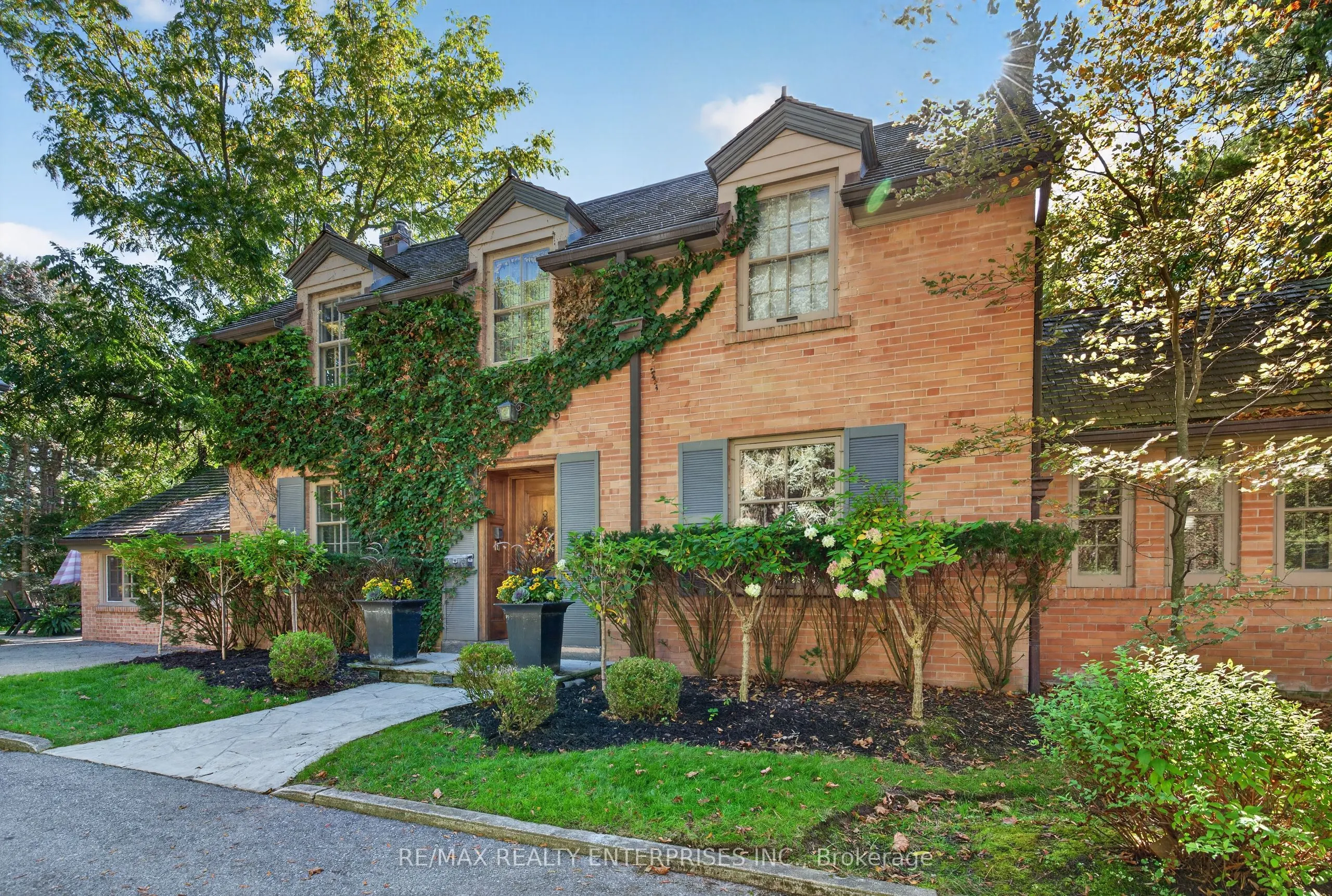 1425 Solana Crescent