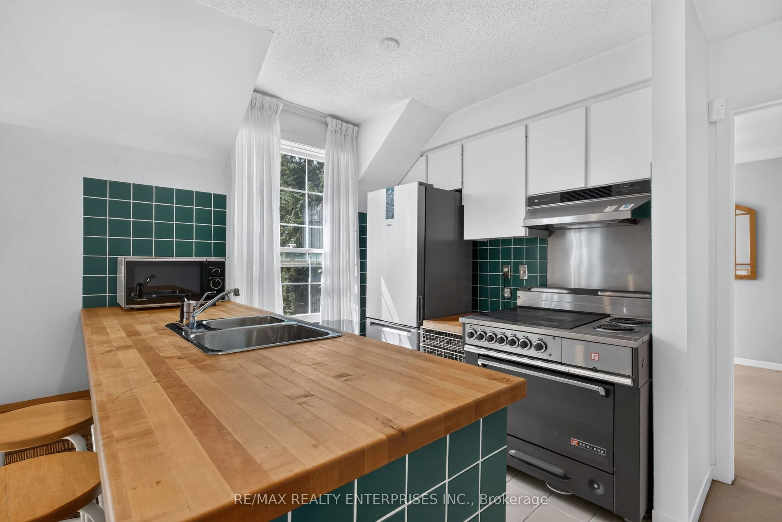 1425 Solana Crescent
