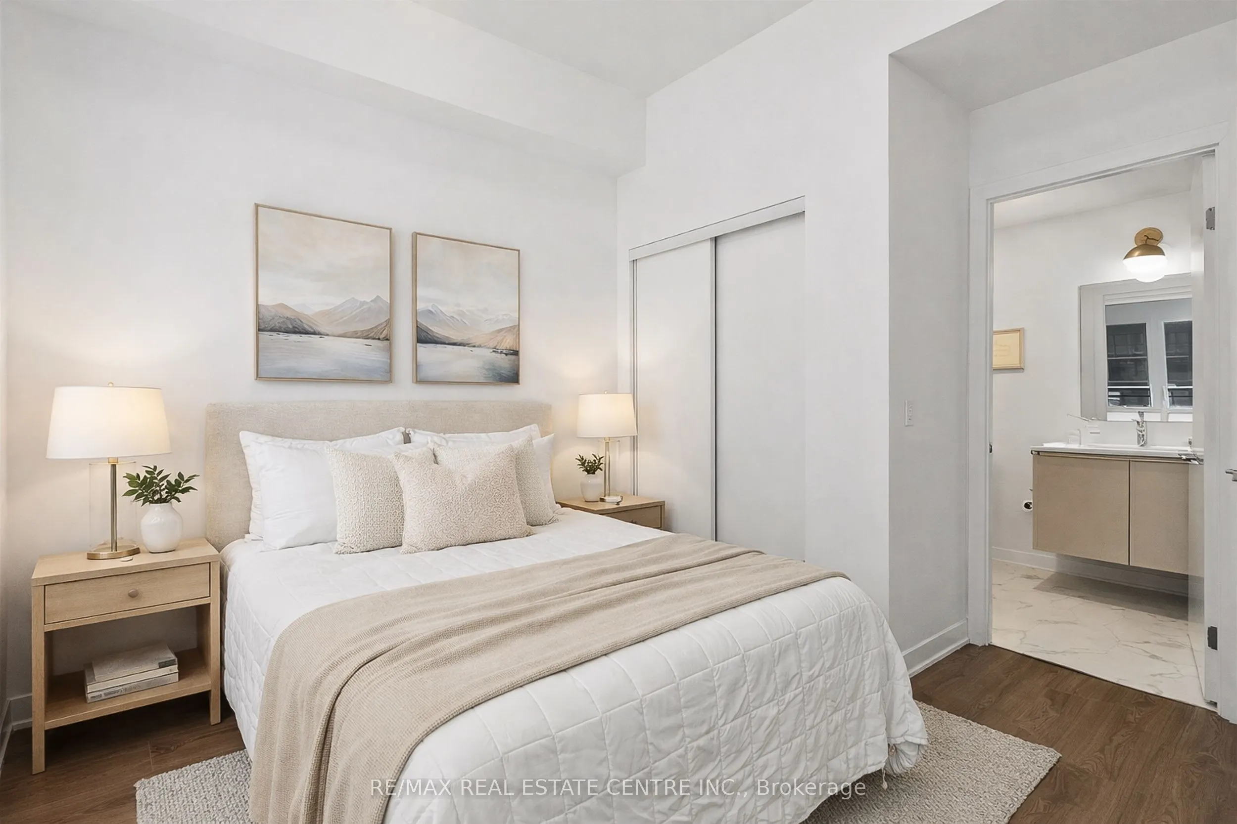 405 Dundas Street W #316