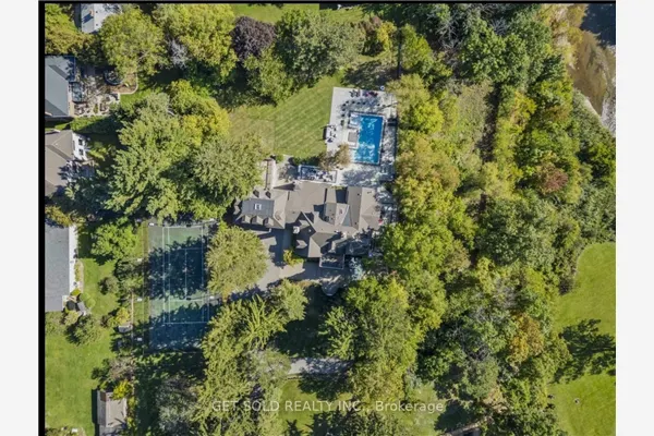 2552 Jarvis Street