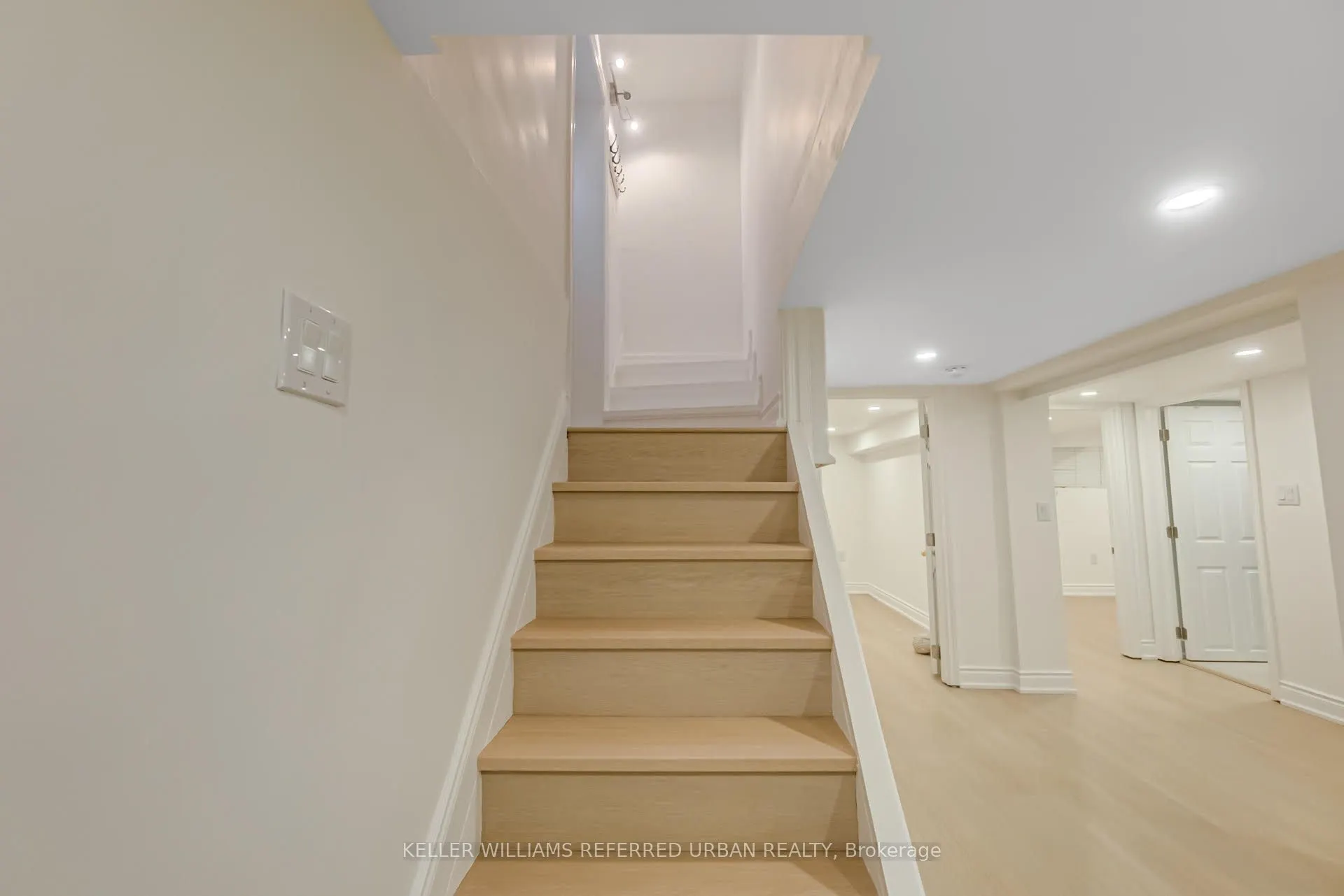 2522 Lake Shore Boulevard W