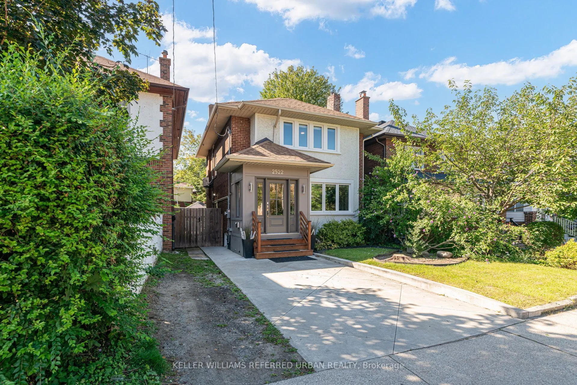 2522 Lake Shore Boulevard W
