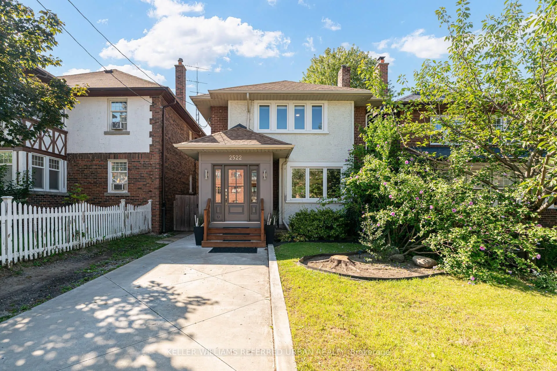 2522 Lake Shore Boulevard W