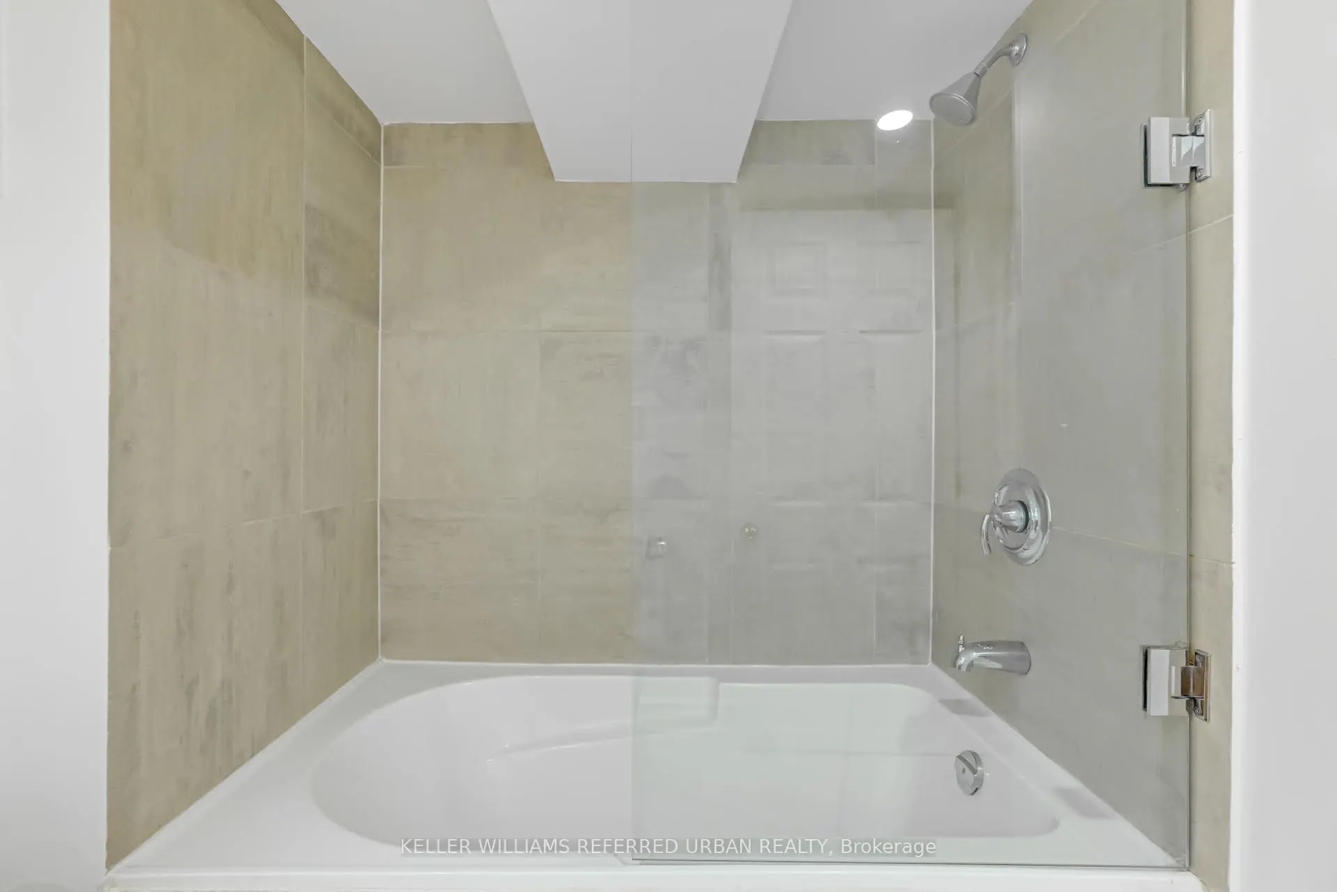 2522 Lake Shore Boulevard W