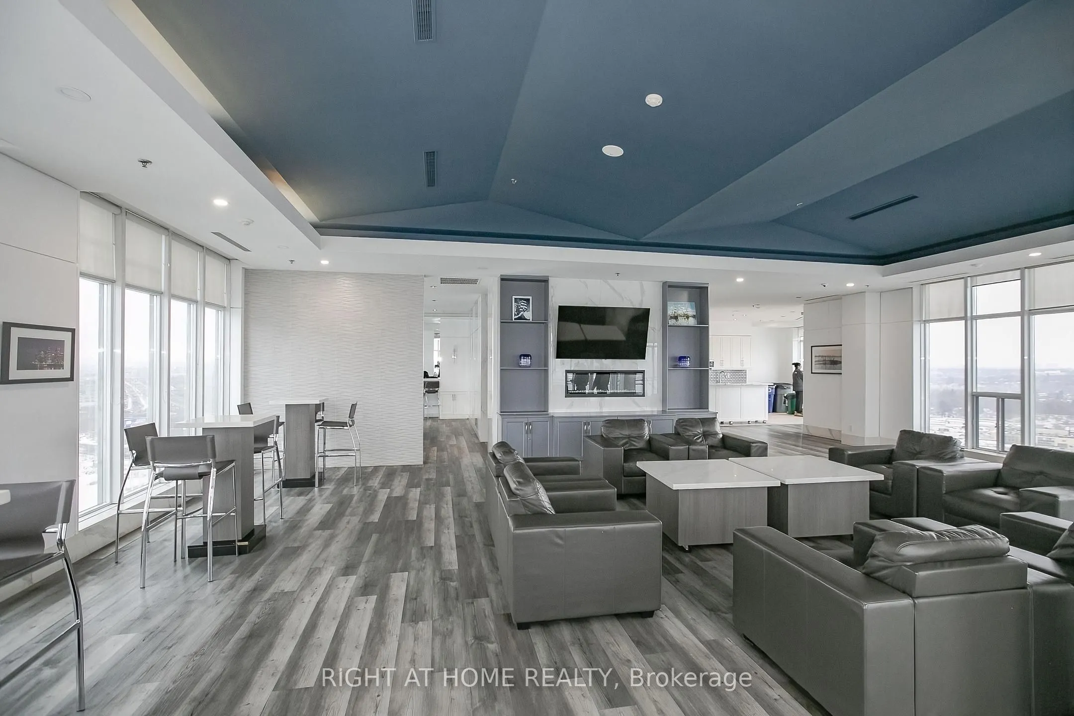 2119 Lake Shore Boulevard W #217