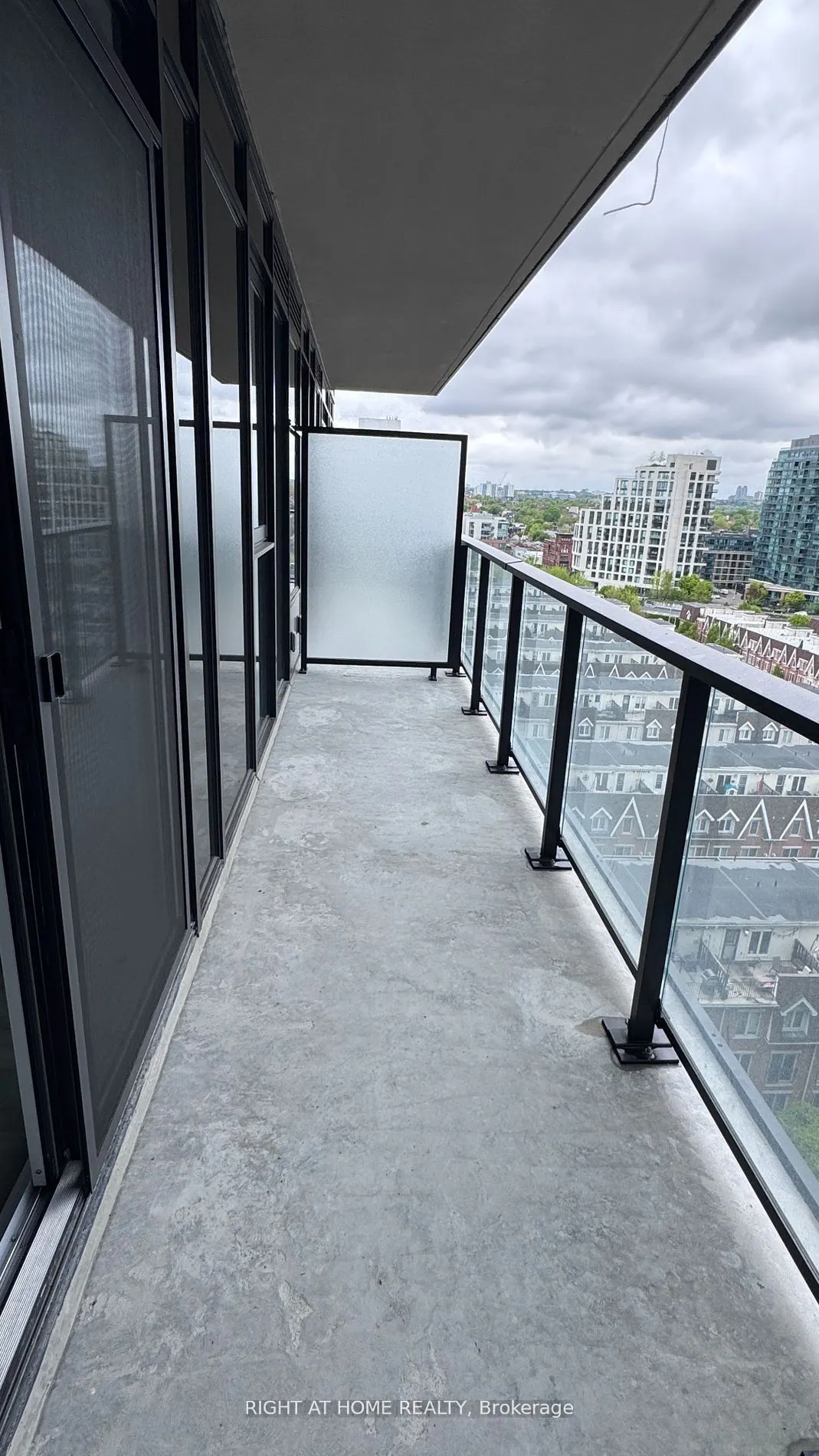 285 Dufferin Street #1027
