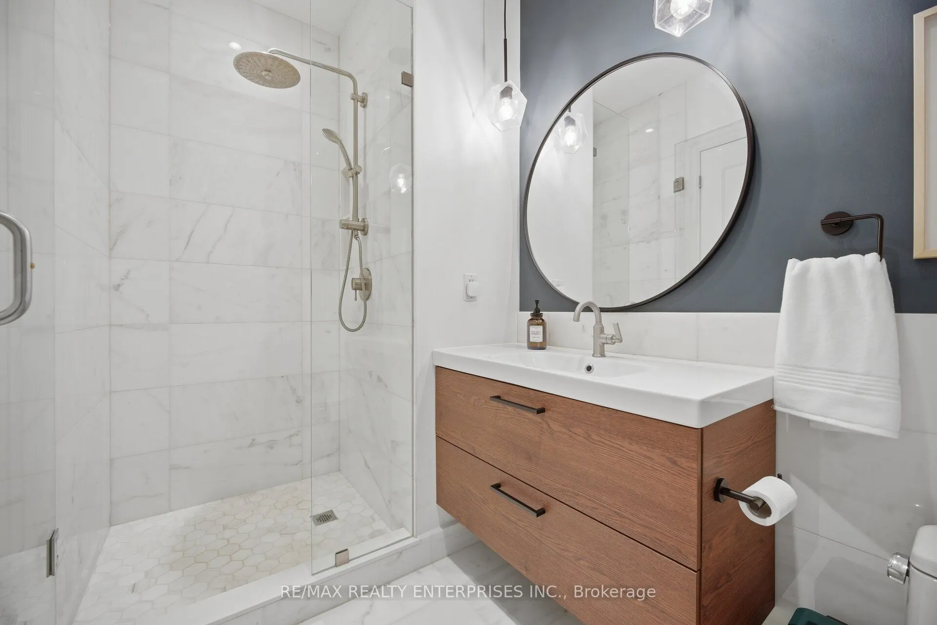 2855 Bloor Street W #103