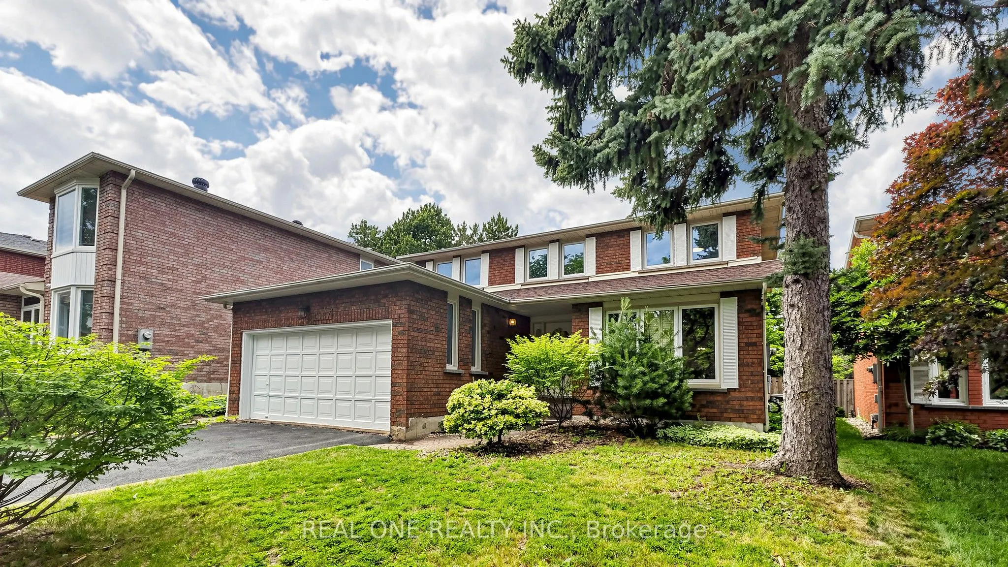 2027 Roy Ivor Crescent