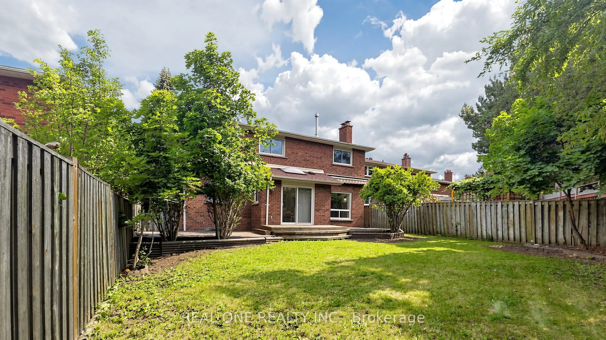2027 Roy Ivor Crescent