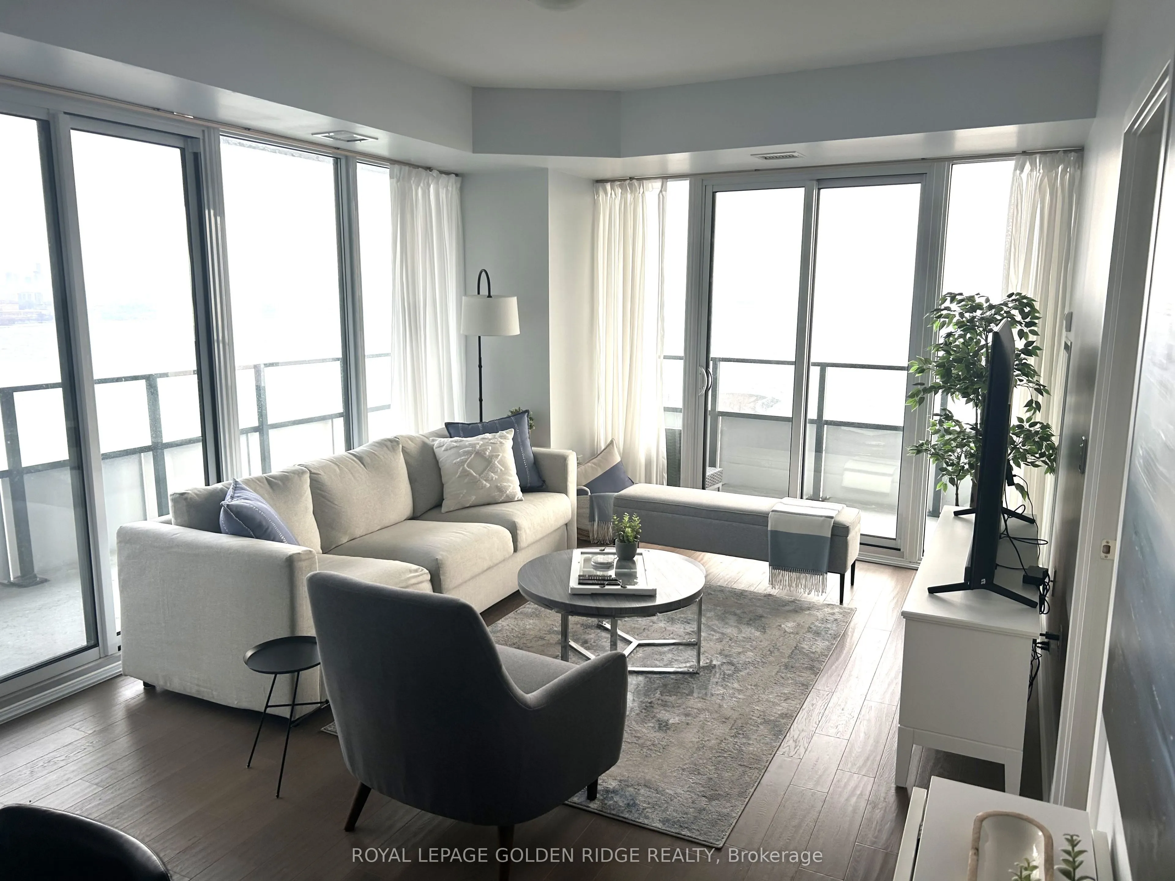 20 Shore Breeze Drive S #2607