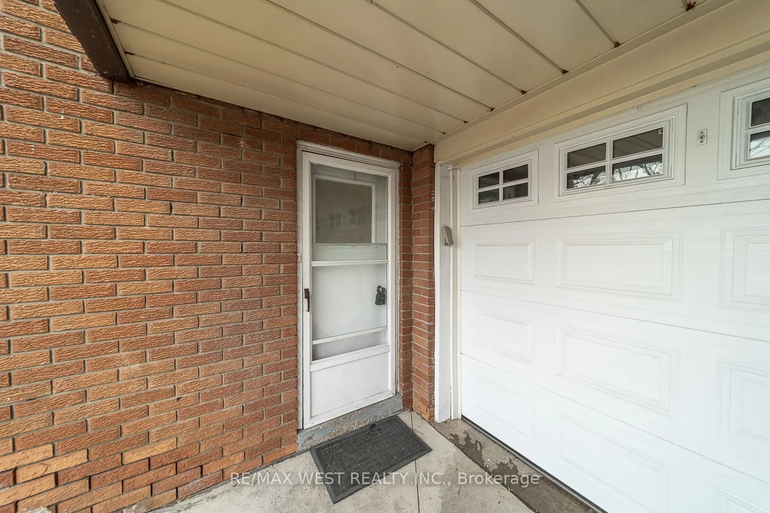 2534 Palisander Avenue