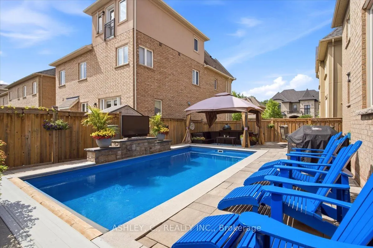 2177 Vineland Crescent