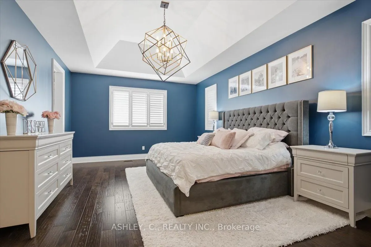2177 Vineland Crescent