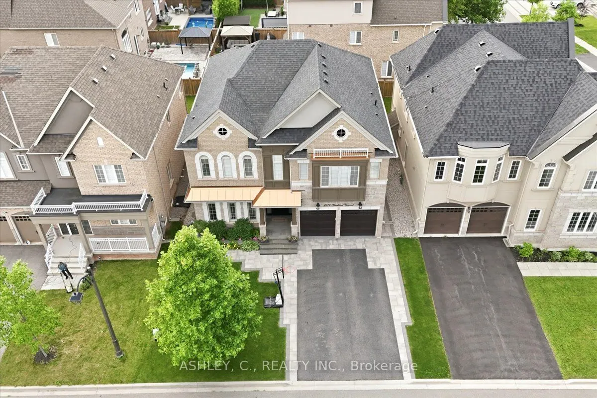 2177 Vineland Crescent
