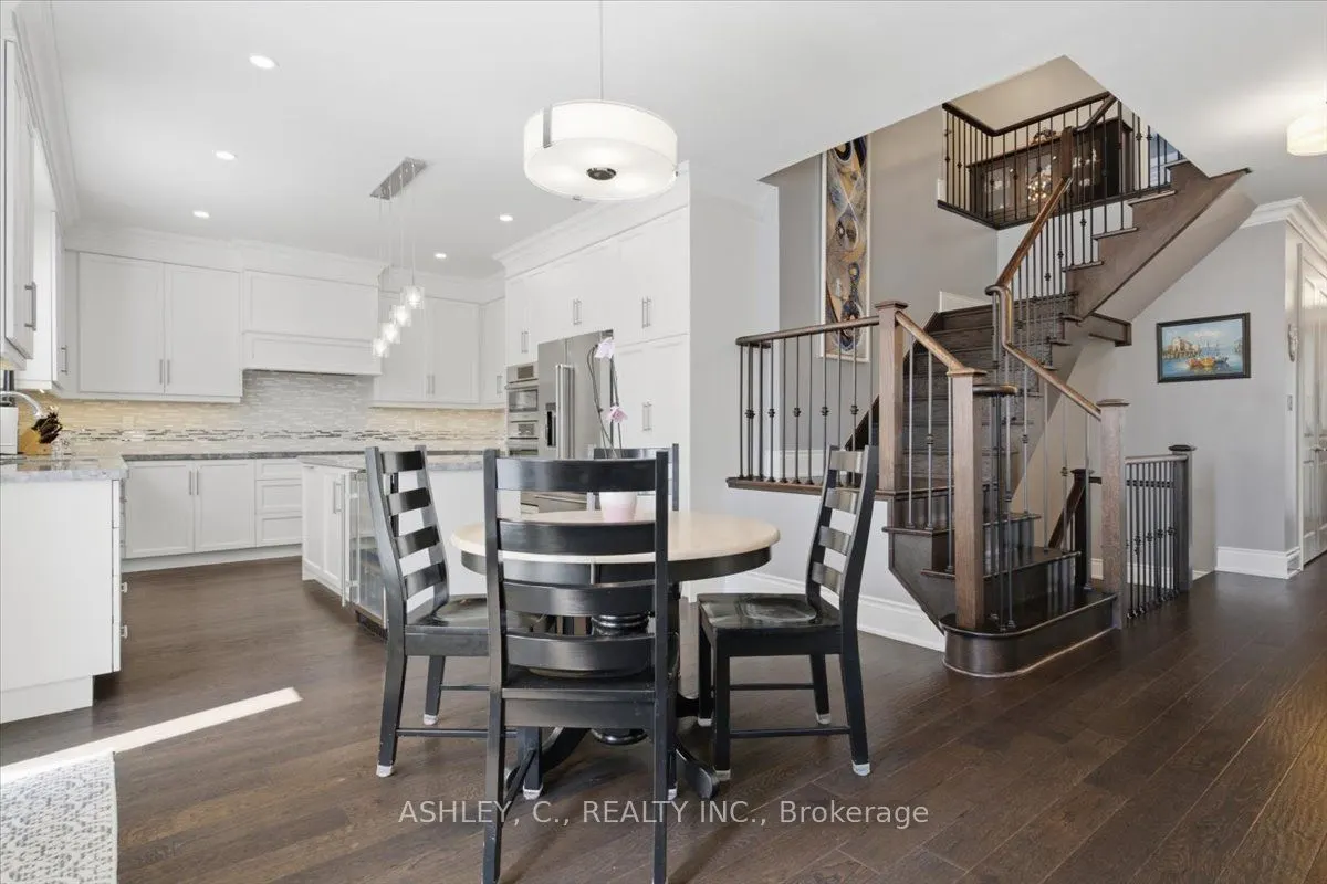 2177 Vineland Crescent