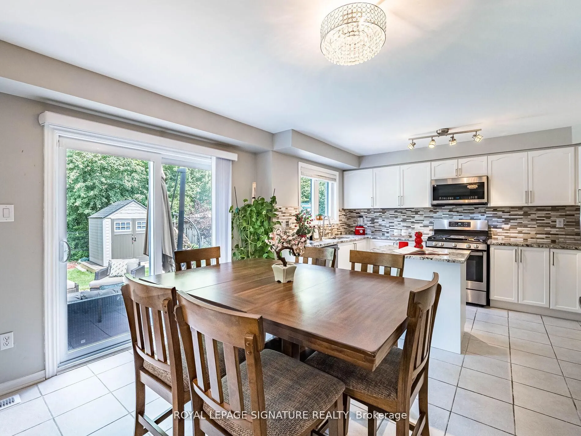 1013 Freeman Trail W