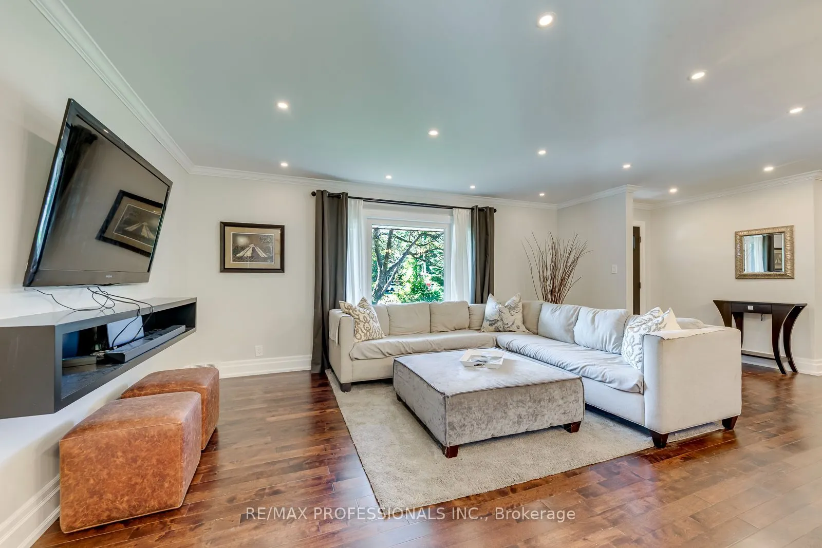 37 Mclaughlin Road N