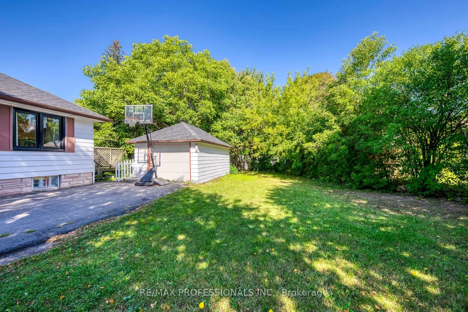 37 Mclaughlin Road N